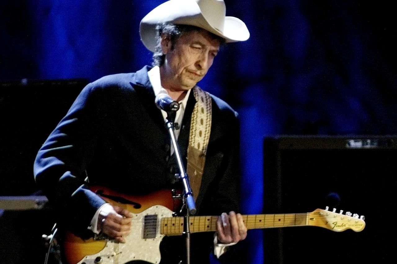 FILE PHOTO: File photo of rock musician Bob Dylan performing at the Wiltern Theatre in Los Angeles