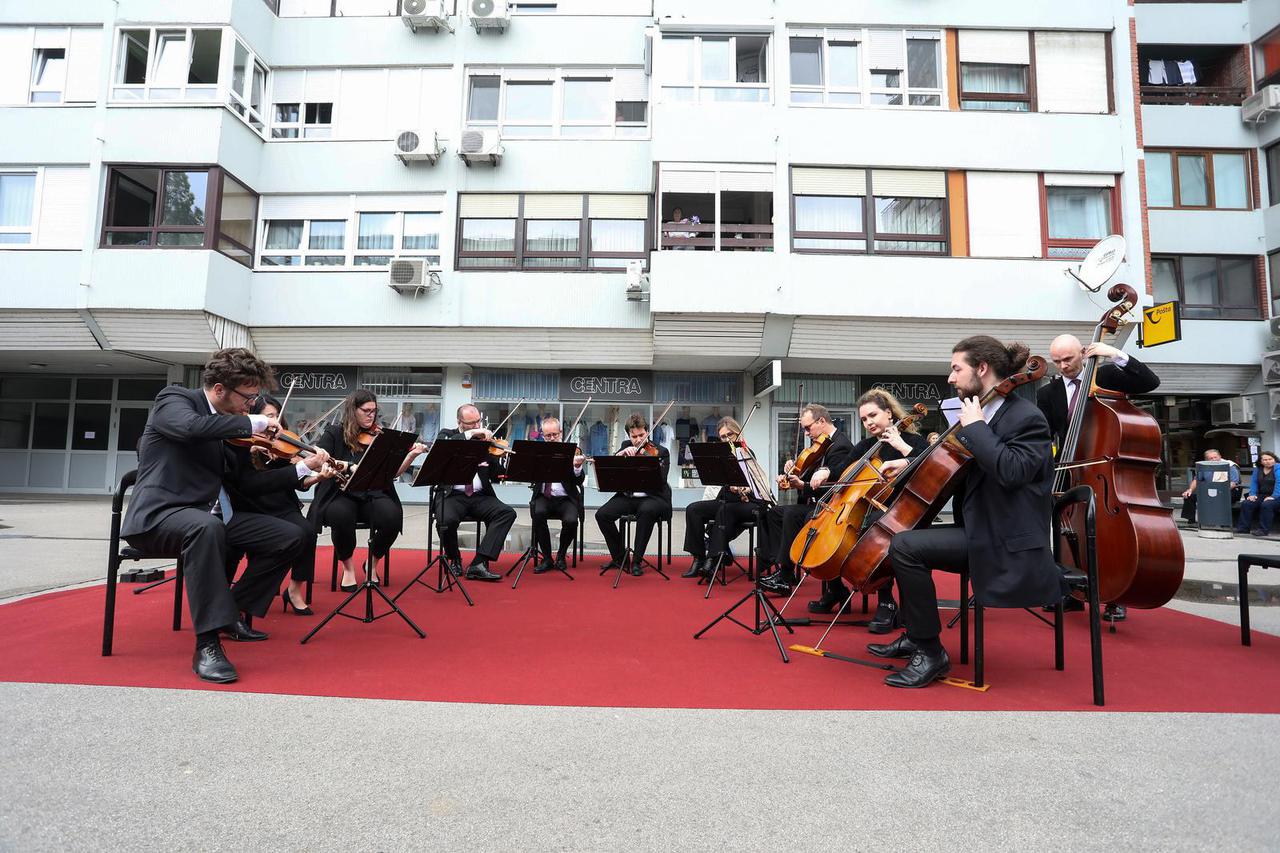 Zagrebački solisti održali koncert na platou Mamutice