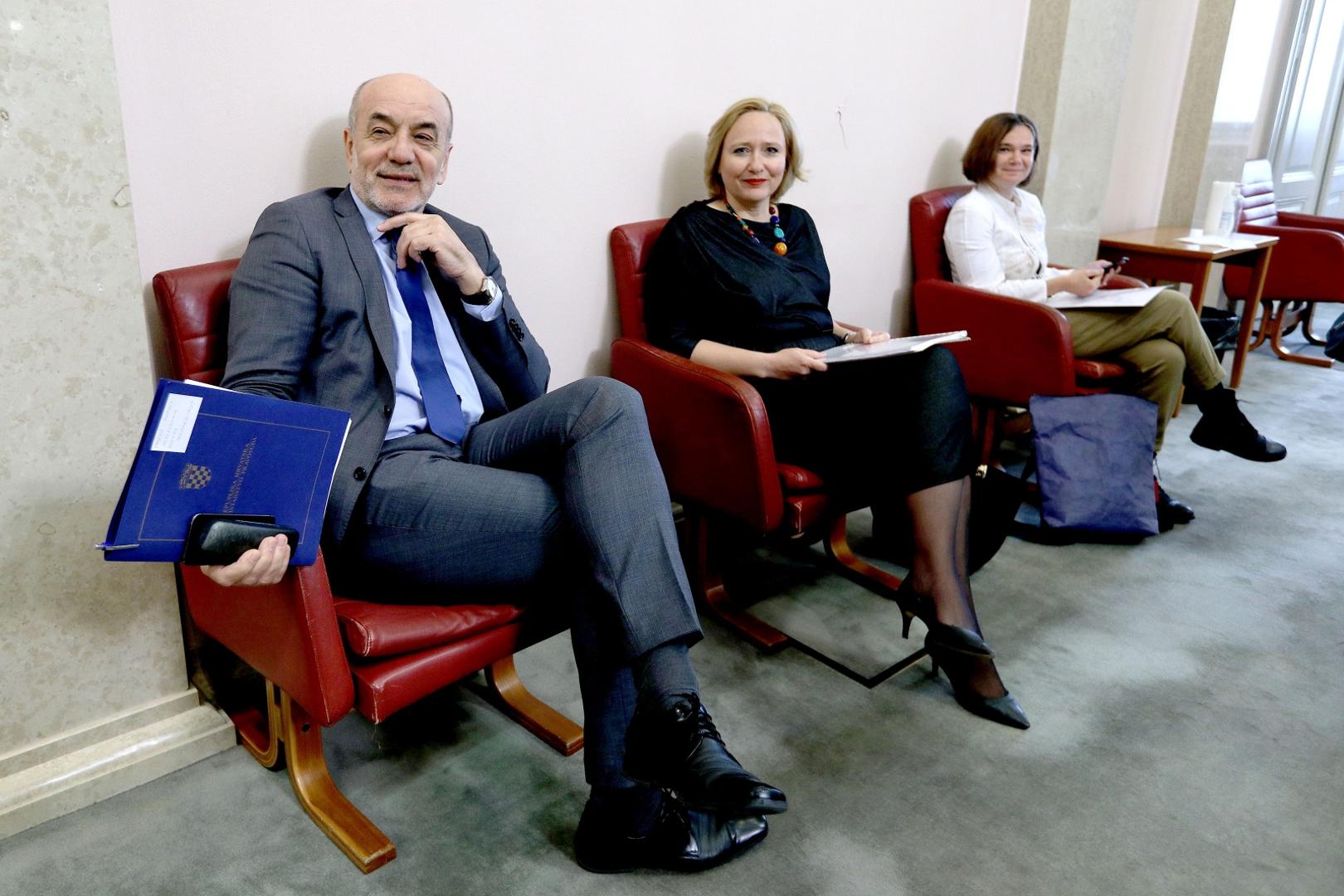 08.05.2020., Zagreb - Sabor je 16. sjednicu nastavio raspravom o izvjescu o radu pucke pravobraniteljice. Juro Martinovic, Lora VidovicPhoto: Patrik Macek/PIXSELL