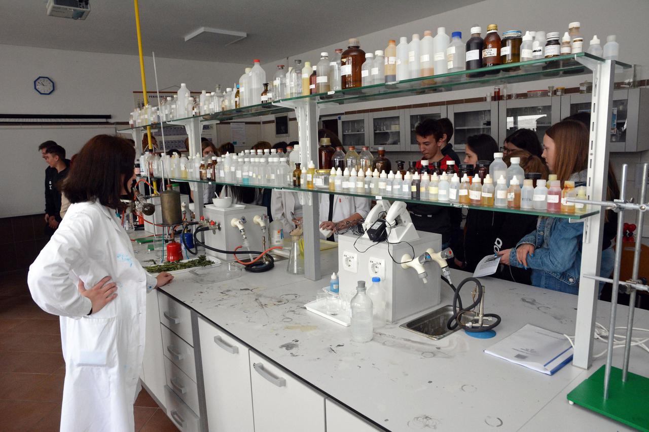 Slavonski Brod: Dan otvorenih vrata Srednje škole Matija Antun Reljković