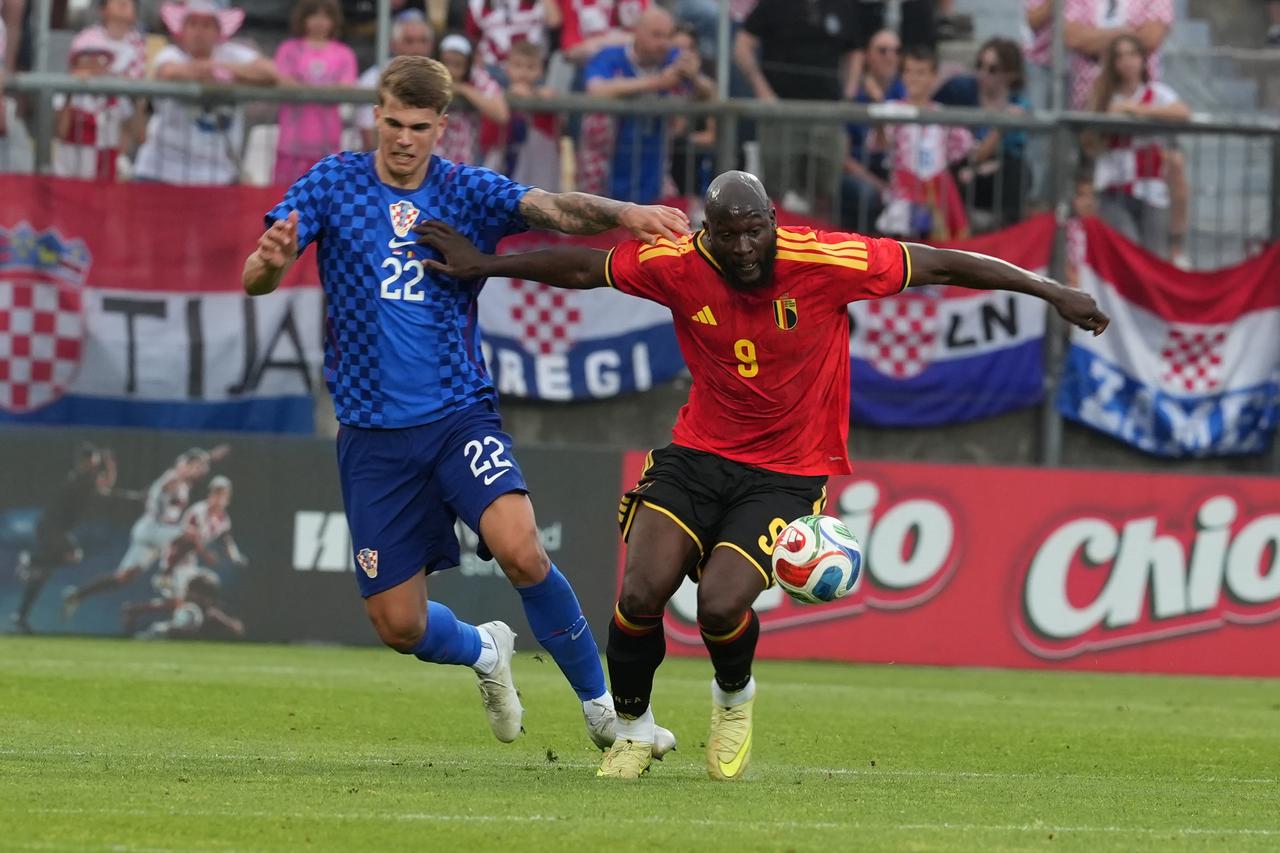 Torcida se u Rijeci odvojila od ostalih navijačkih skupina i poslala poruku HNS-u 