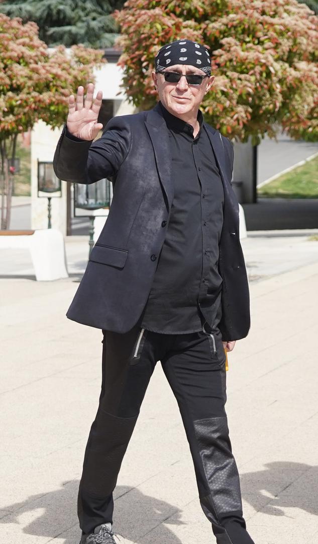 U zapadnoj medicini jedino psihosomatika ima takav pristup. Čovjek je jedinstvo tijela i psihe i samo tako se može liječiti – istaknula je Slađana koja je bolnicu odlučila napustiti na vlastitu odgovornost.