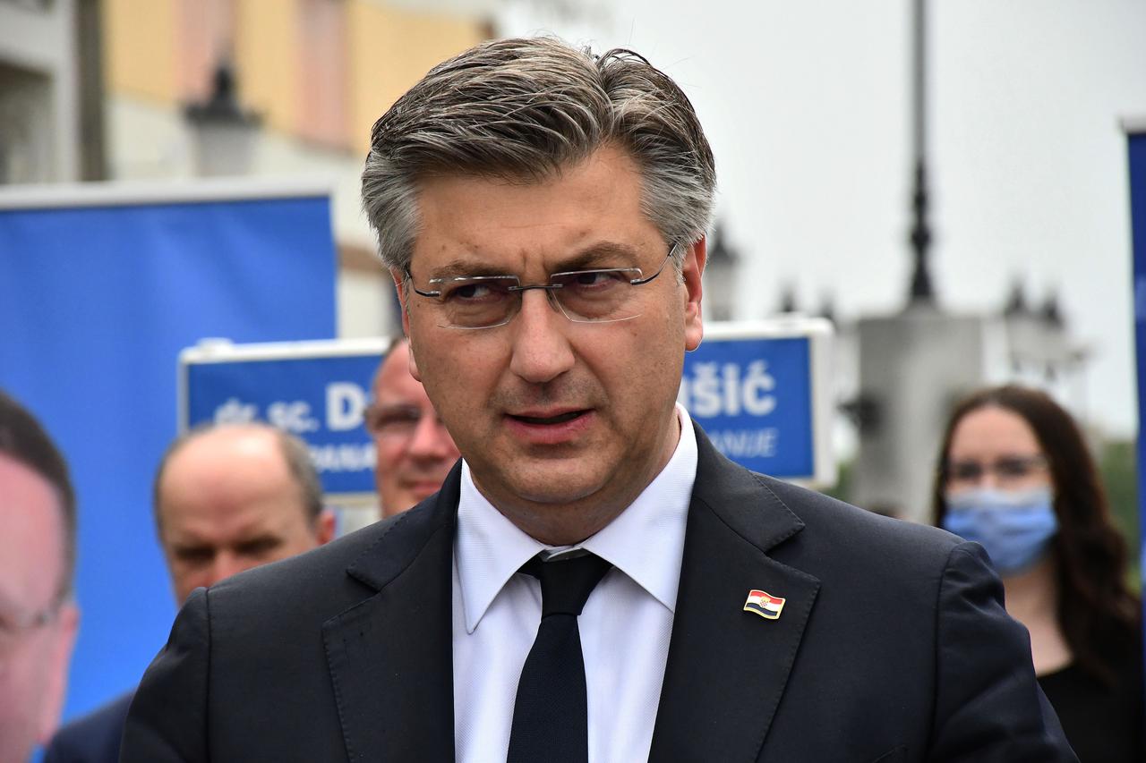 Slavonski Brod: Andrej Plenković dao podršku kandidatima HDZ-a za predstojeće lokalne izbore