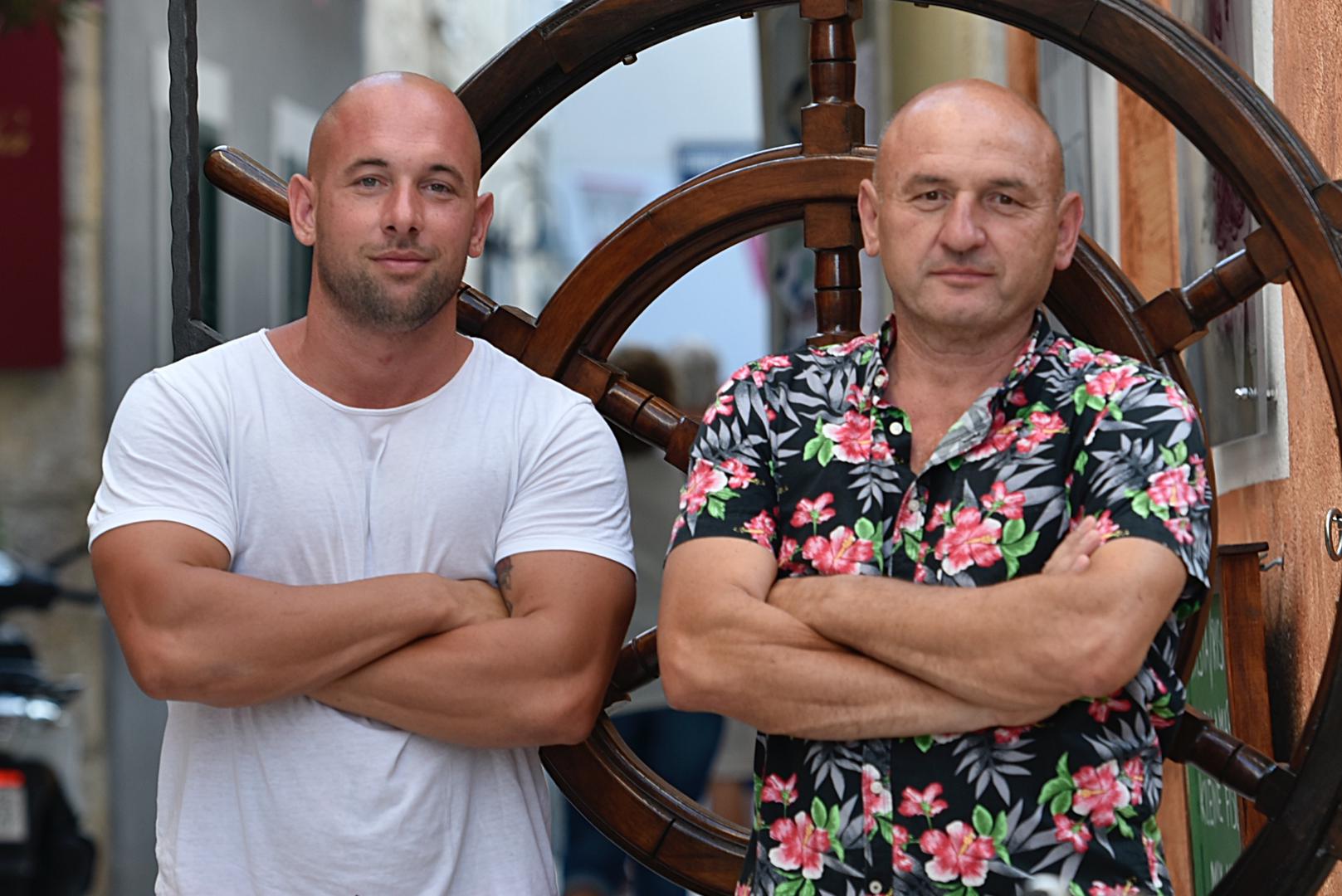 Vinko je sin i on vodi Mali Nono, a tata Siniša ima veći restoran – Nono, koji je smještan nekoliko koraka od centra Krka