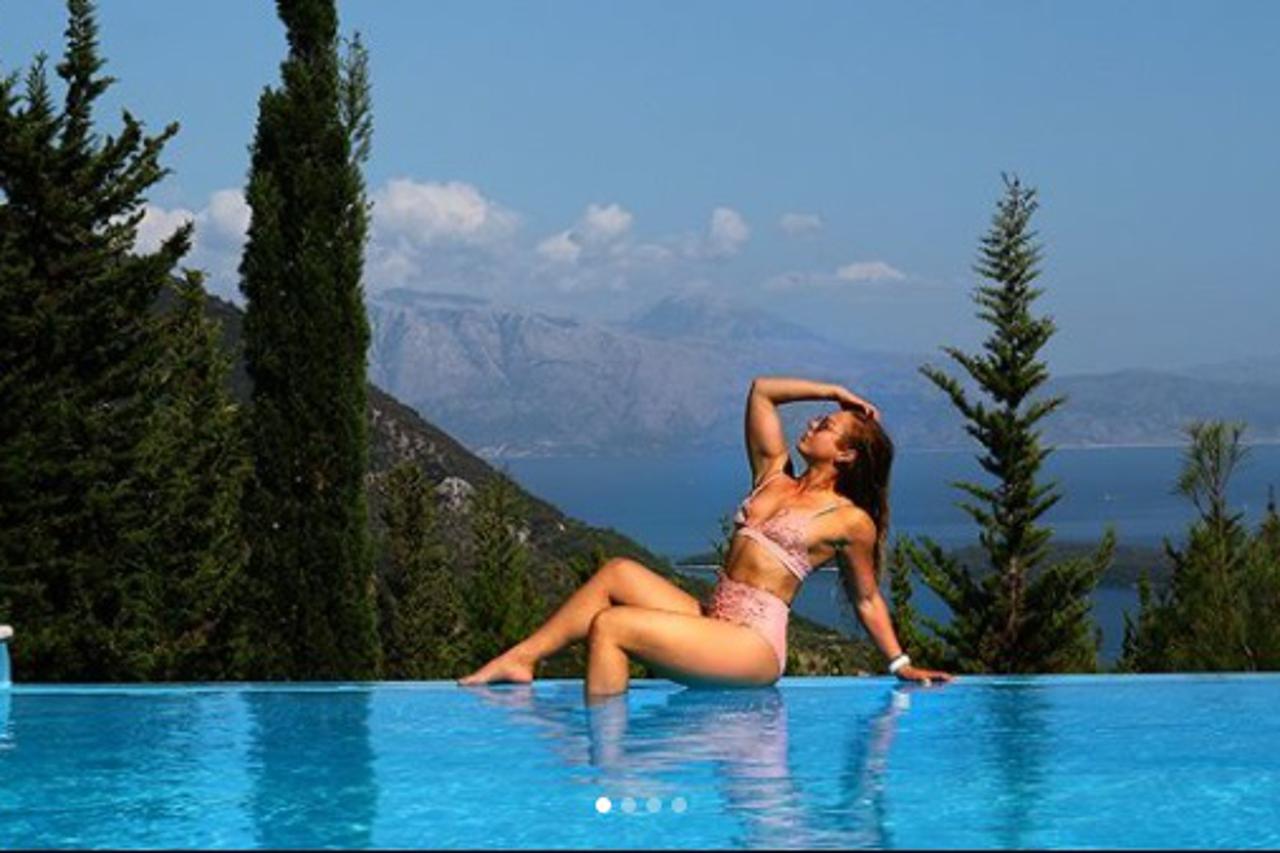 Fitness trenerica Anna Rhodes otkrila istinu o profesionalnim fotografijama