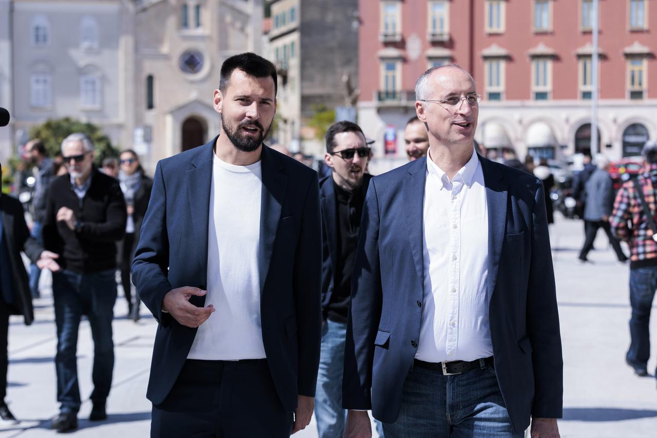 Split: Ivica Puljak i Bojan Ivošević u razgovoru s građanima na Rivi