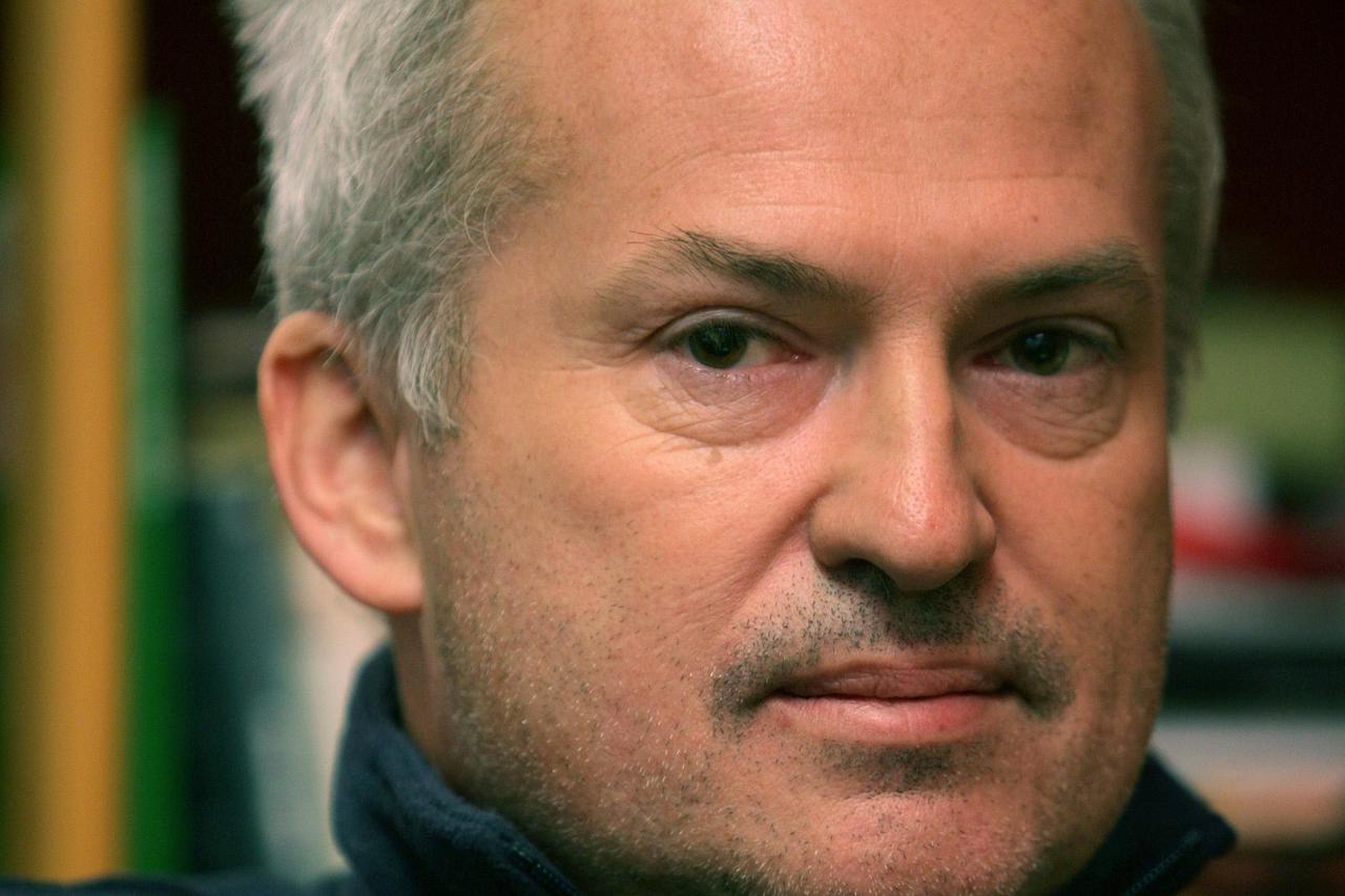 26.06.2013., Zagreb - Hrvatski pisac Josip Novakovic sudjelovao je na otvaranju Festivala europske kratke price u klubu Booksa.  Photo: Grgur Zucko/PIXSELL