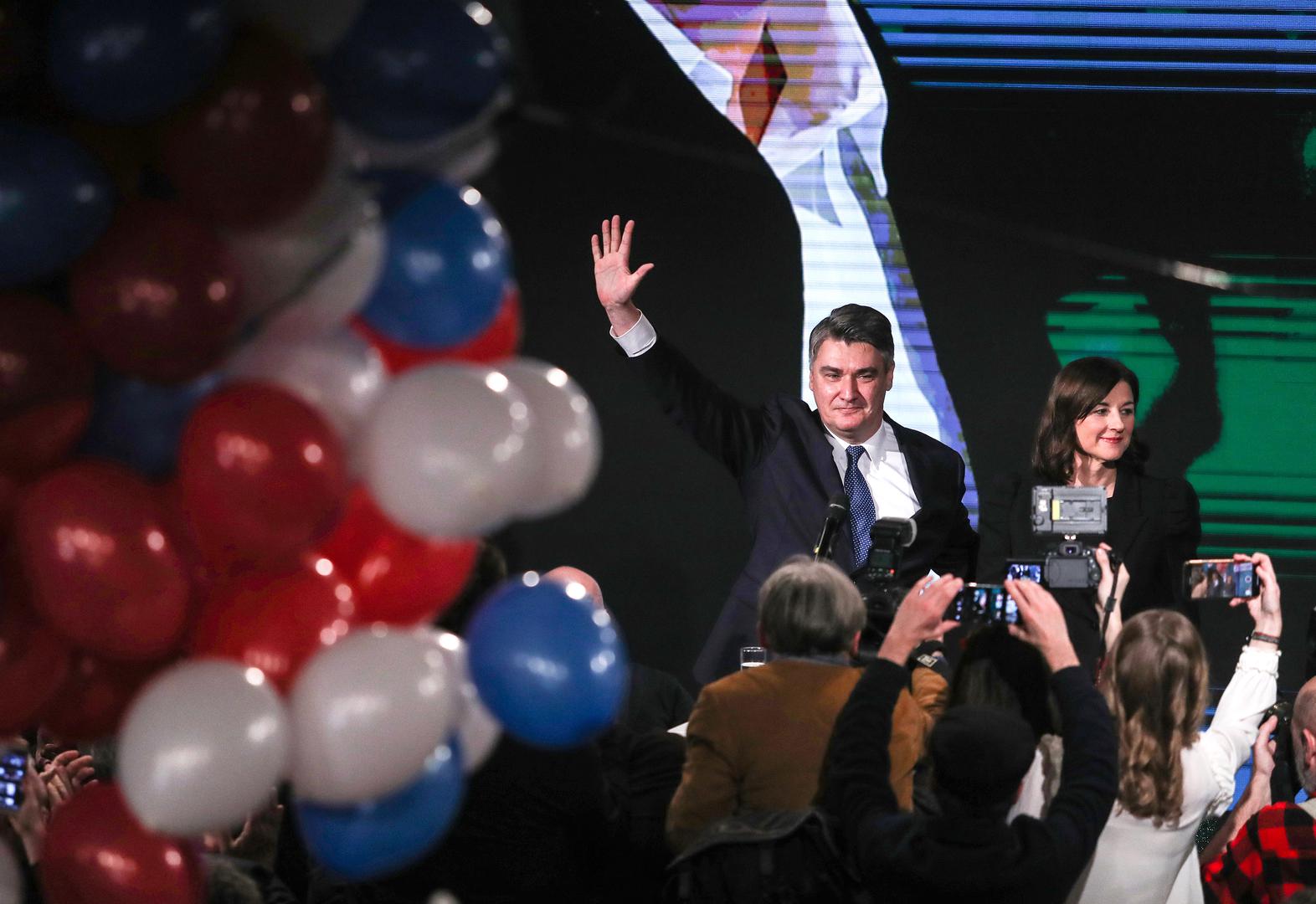 Dragi prijatelji, hvala svima! Hvala onima koji su glasali za mene, ali i onima koji nisu glasali za mene. Idemo u drugi krug - poručio je to promuklim glasom Zoran Milanović na današnji dan 2019. godine nakon objave prvih neslužbenih rezultata predsjedničkih izbora.