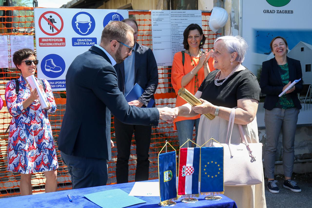 Tomašević sa suradnicima obilježio početak radova na Dječjem vrtiću Botinec