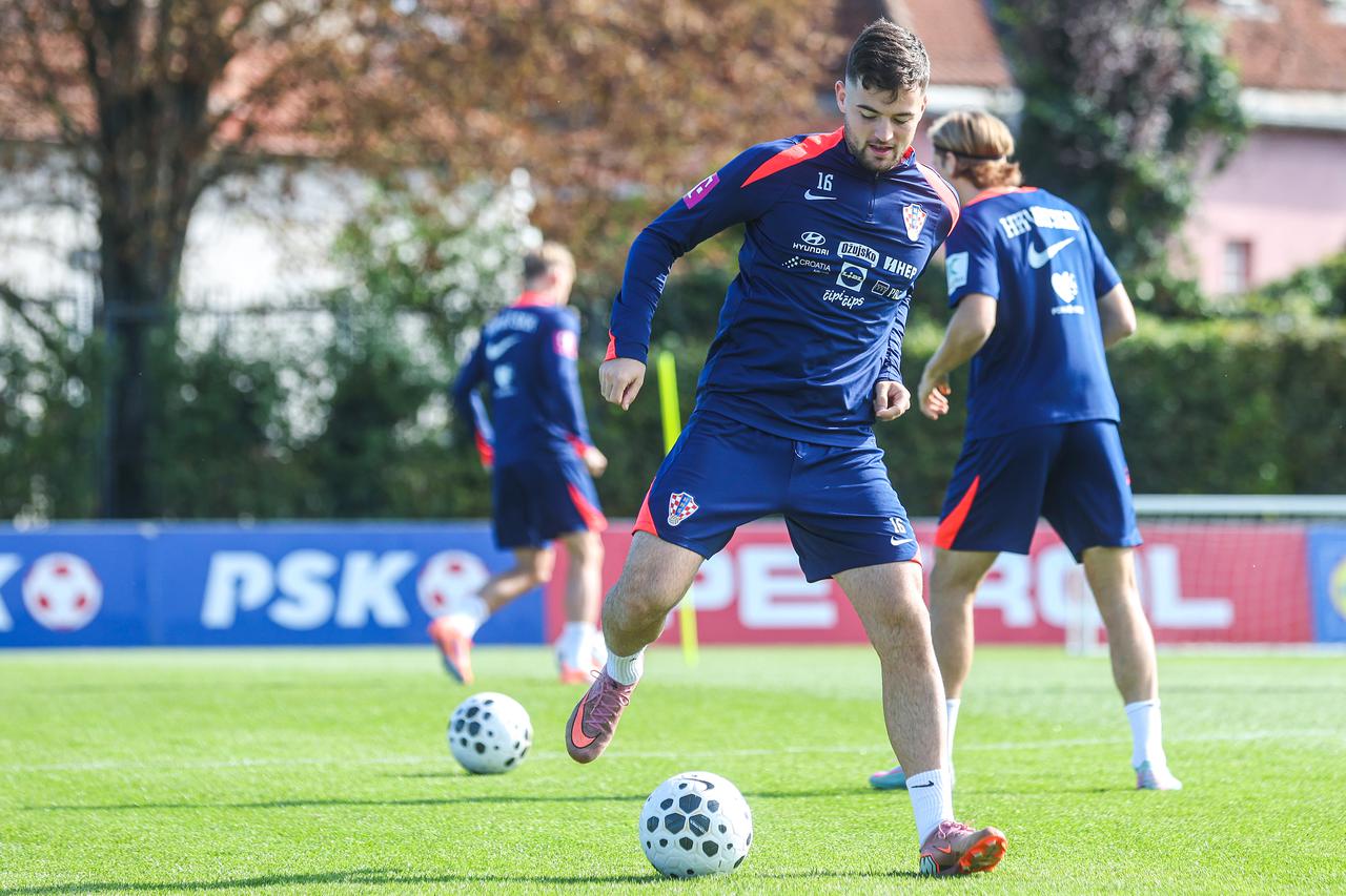 Zagreb: Hrvatska nogometna reprezentacija na treningu u Maksimiru