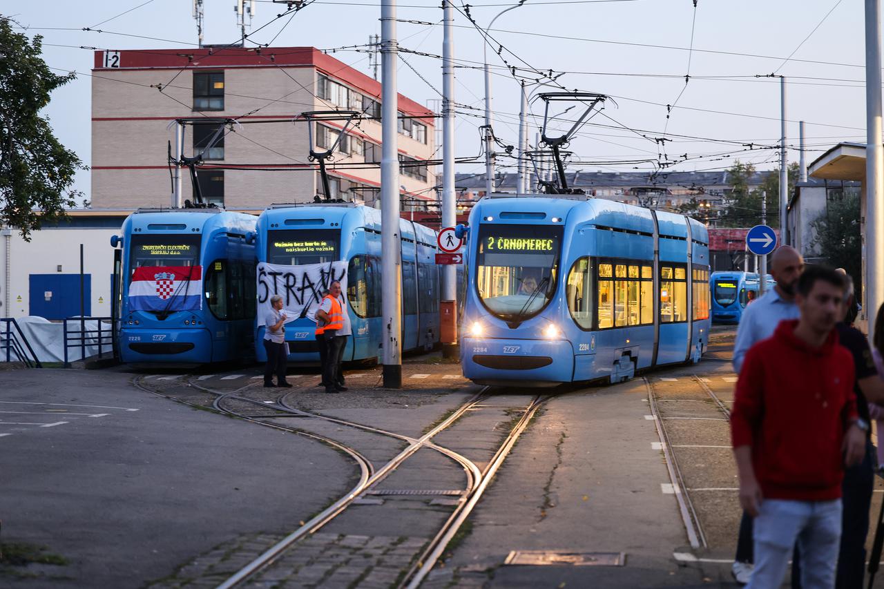 Zagreb: Krenuli tramvaji sa Remize