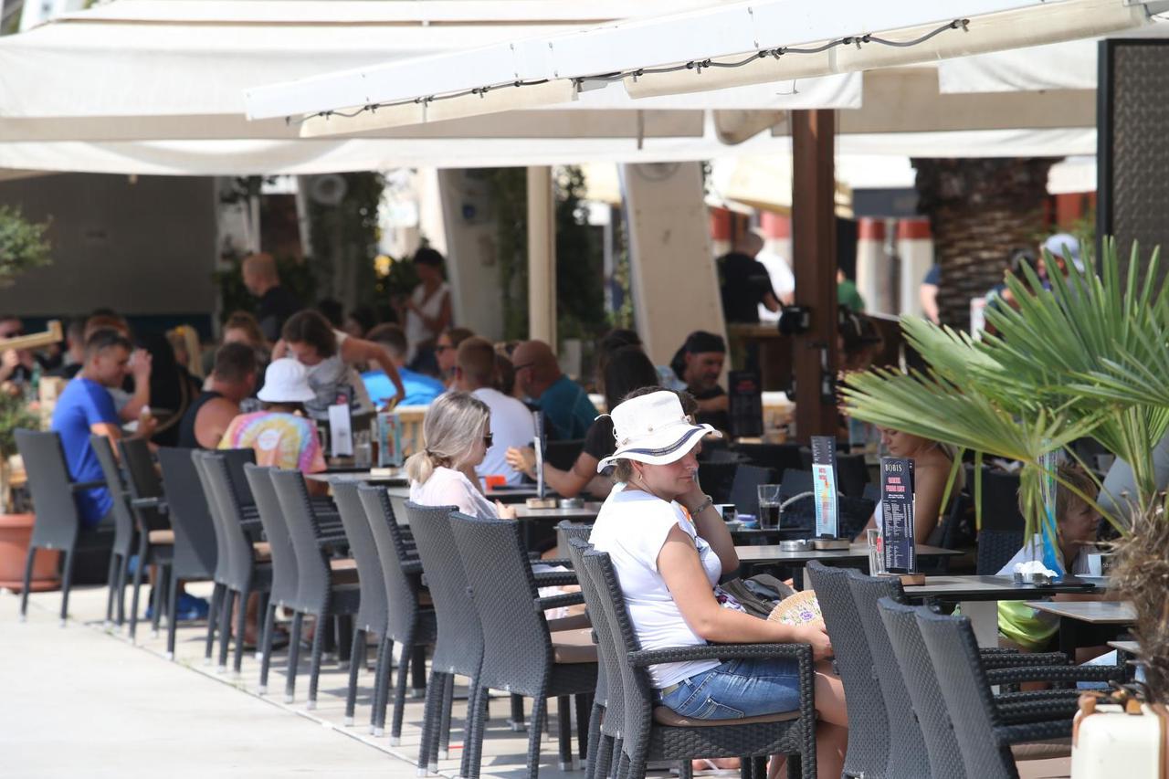 U Splitu uvedene nove mjere zaštite od koronavirusa - danas zabilježeno novih 77 slučaja