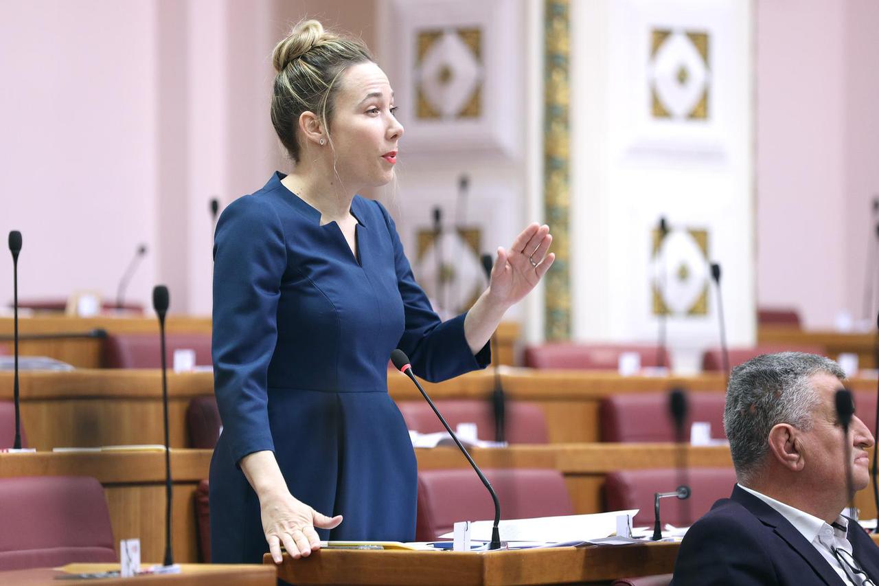 Zagreb: Rasprava Marije Selak Raspudić i Gordana Jandrokovića na početku sjednice Sabora