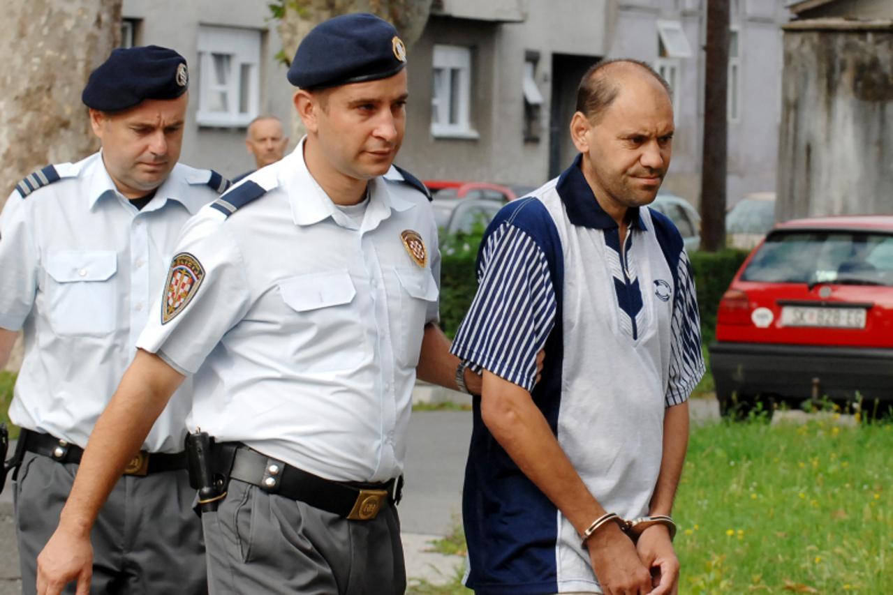 '30.08.2010., Sisak - Nastavljeno sudjenje Stevi Abdualhovicu,optuzenom za ubojstvo Jagice Haramine u Lekeniku prije 12. godina. Photo:Nikola Cutuk/PIXSELL'