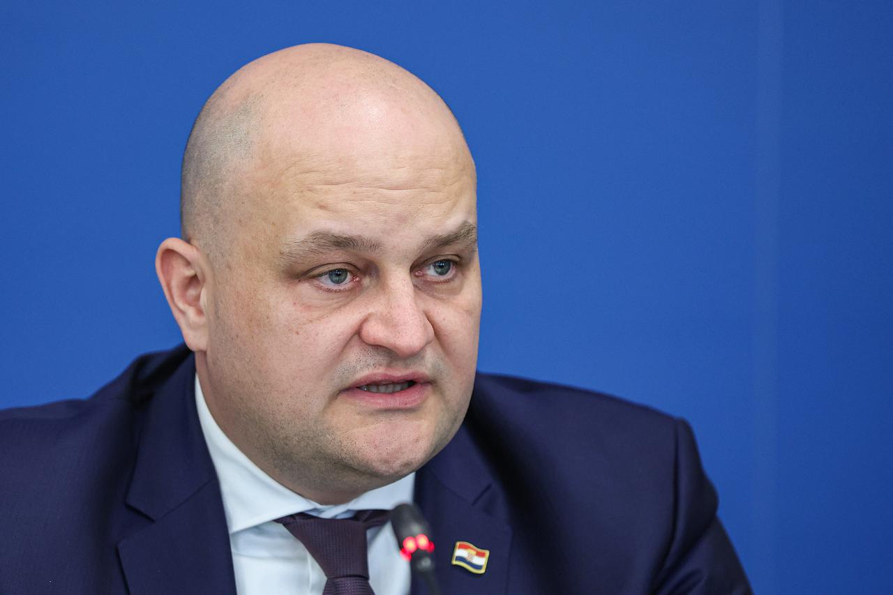 Potpisivanje Ugovora o prodaji i prijenosu poslovnih udjela društva 3. maj 1905 Rijeka