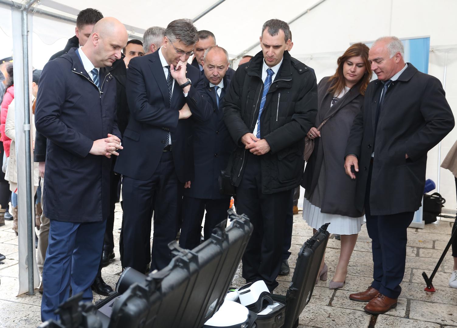 Uz premijera Andreja Plenkovića na otvaranju konferencije o ribarstvu su bili i ministri Tomislav Tolušić, Damir Krstičević i Gabrijela Žalac