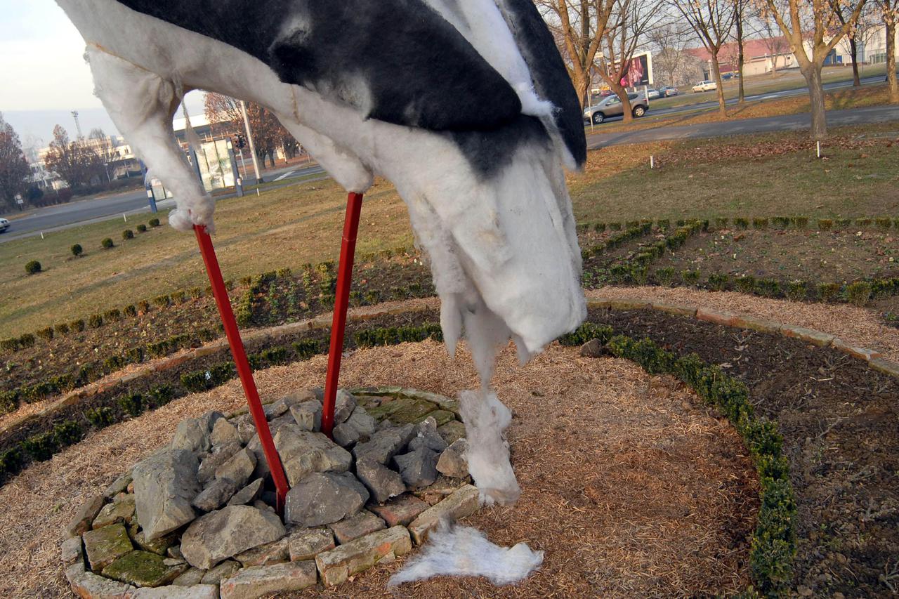 Skulptura rode u Slavonskom Brodu