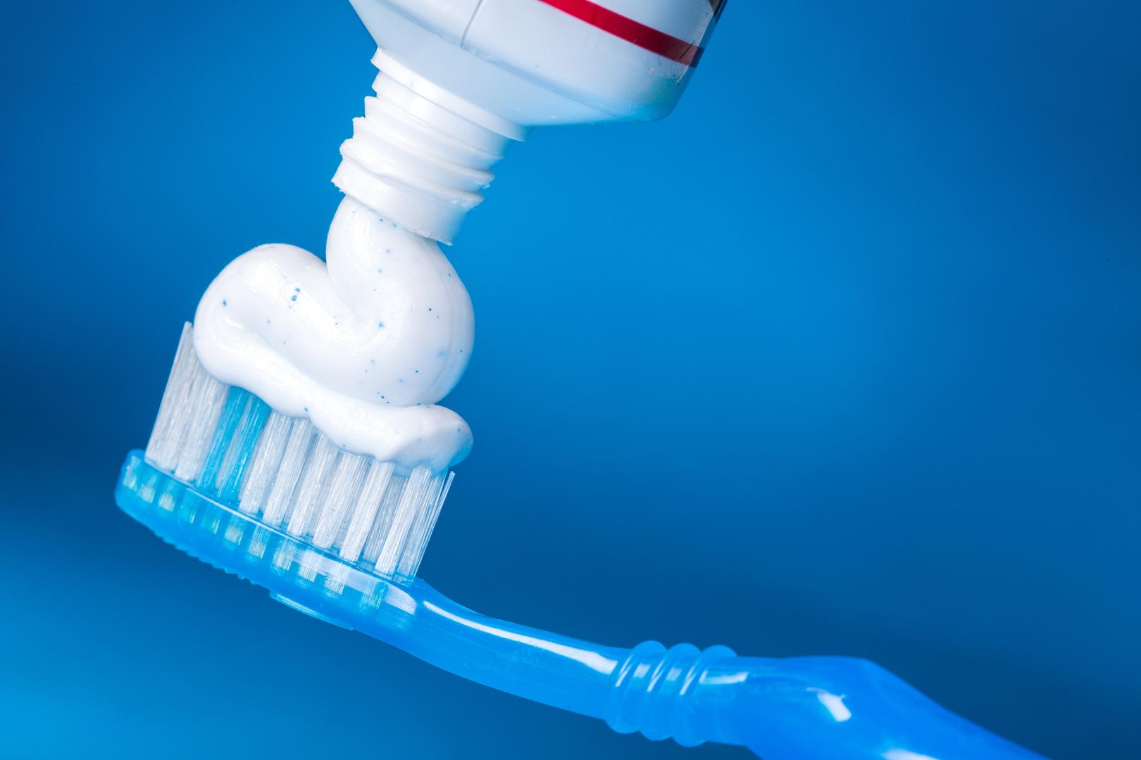 4. Pasta za zube - Vaš vam želudac neće oprostiti pojedete li pastu za zube (što svakako nije pametno). Pogotovo budite oprezni s velikim količinama - može biti fatalno.