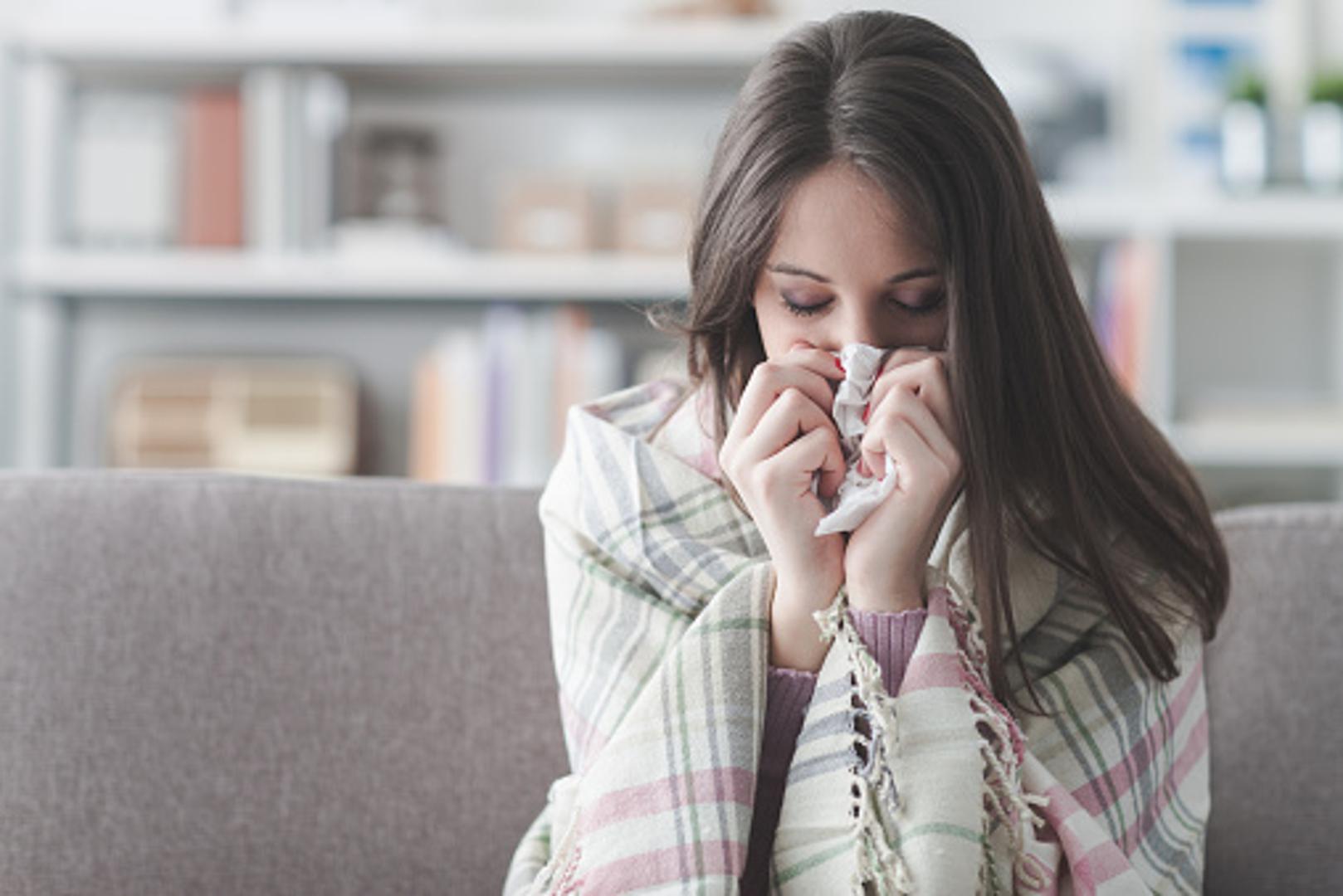 3. Kolika je vaša temperatura? Ako je vaša temperatura oko 37 i više to bi mogao biti znak da ipak posrijedi nije prehlada već rani stadij gripe.
