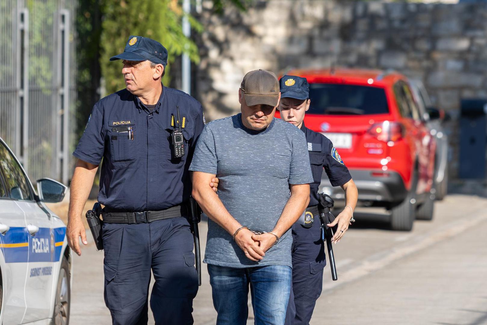 Ukrajinski državljanin i profesionalni ronilac Volodymyr Zhuravlov uhićen je jučer u Puli na temelju europskog naloga za uhićenje koji je izdalo njemačko Savezno državno odvjetništvo. 