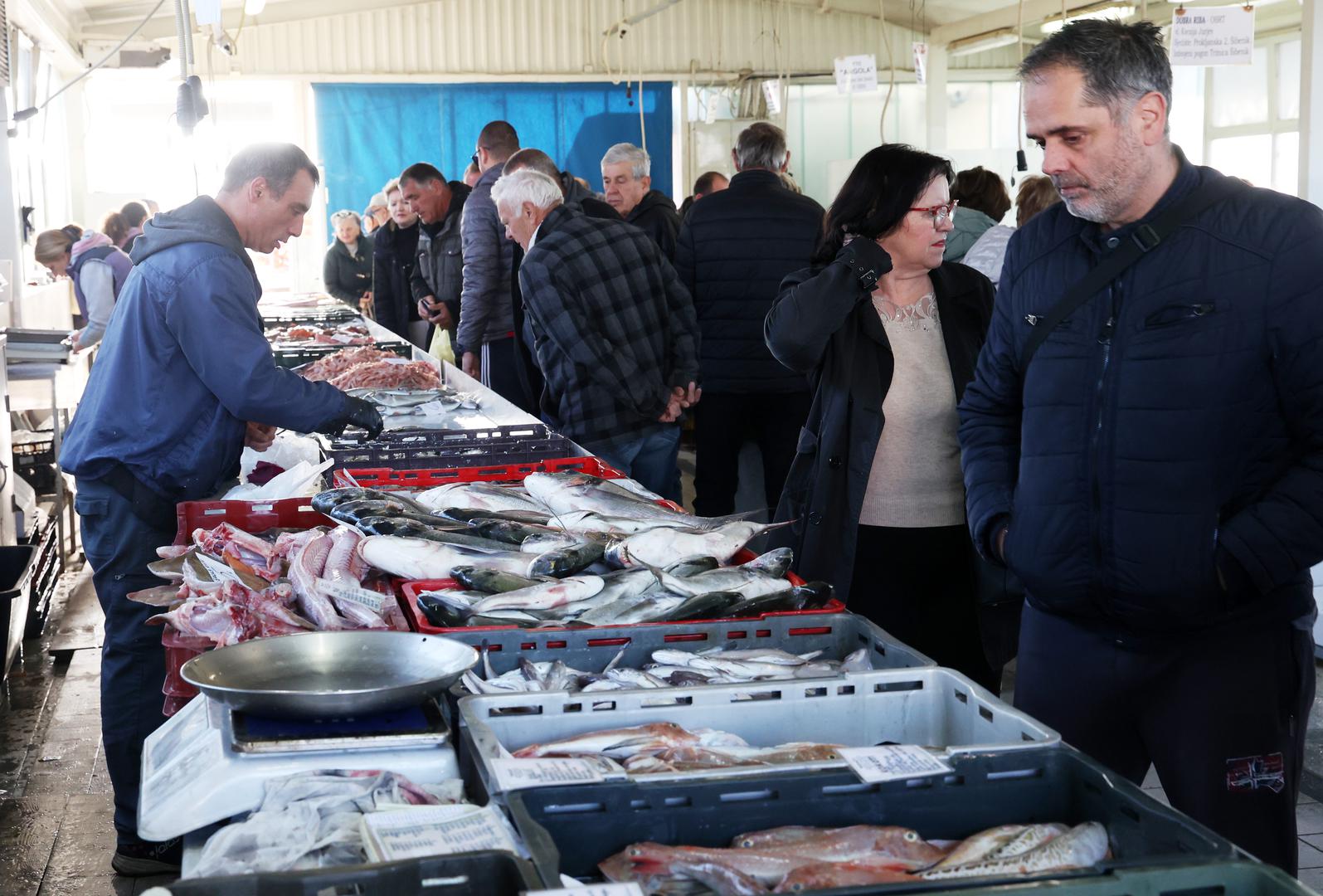  S obzirom na to da je danas početak Korizme, post na Pepelnicu je inspirirao mnoge da se posvete ribi, koja će se naći na većini hrvatskih stolova.