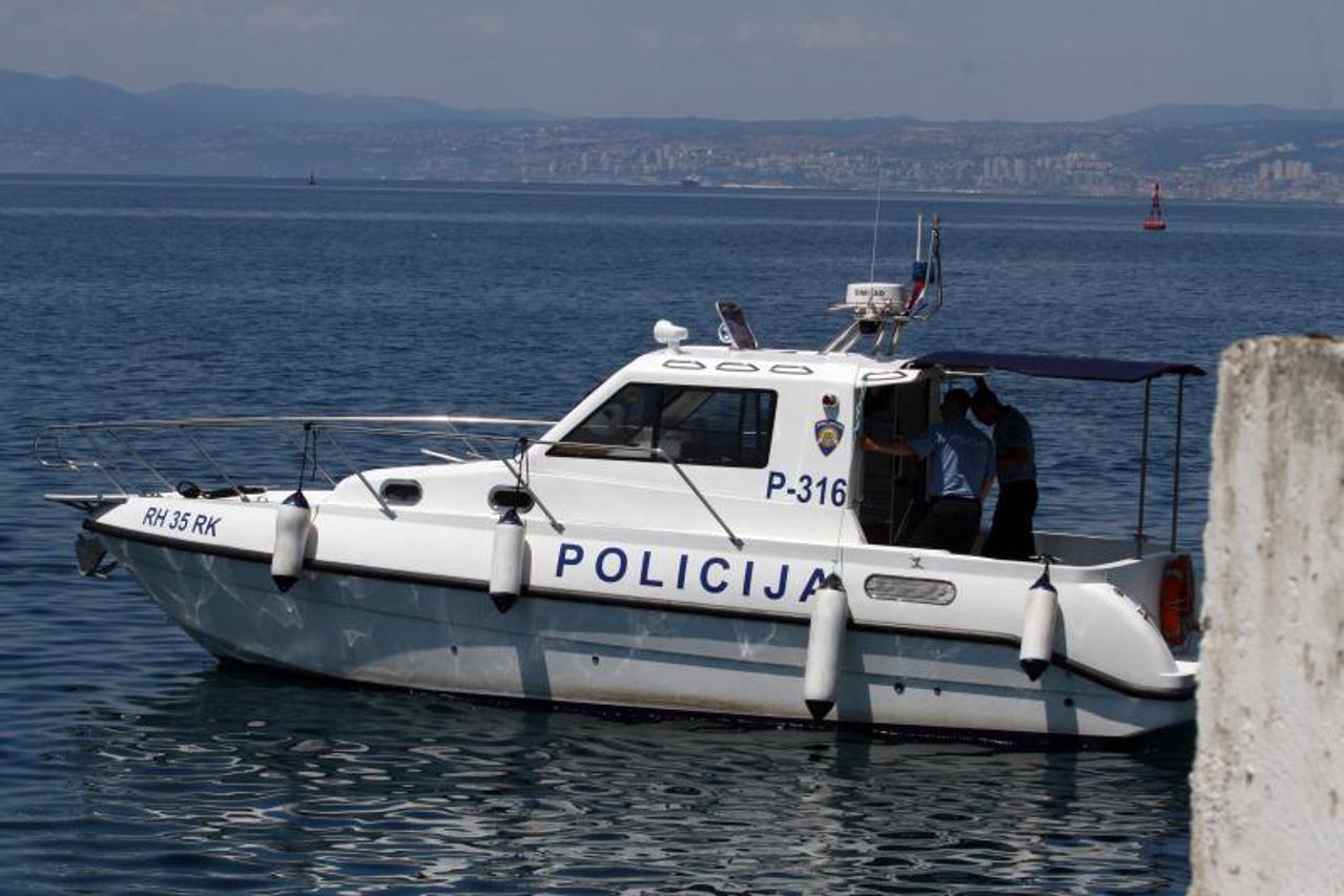 pomorska policija