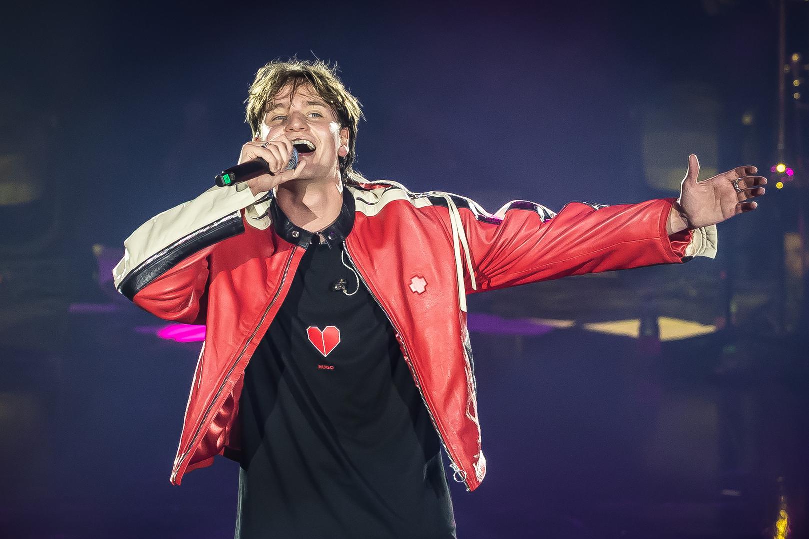 Split je u subotu navečer dočekao večer koja se mjesecima iščekivala. Glazbena senzacija Jakov Jozinović u rasprodanoj dvorani Gripe otvorio je veliku regionalnu turneju 'Ja za čuda letim' i najvećem dalmatinskom gradu priredio Valentinovo za pamćenje.