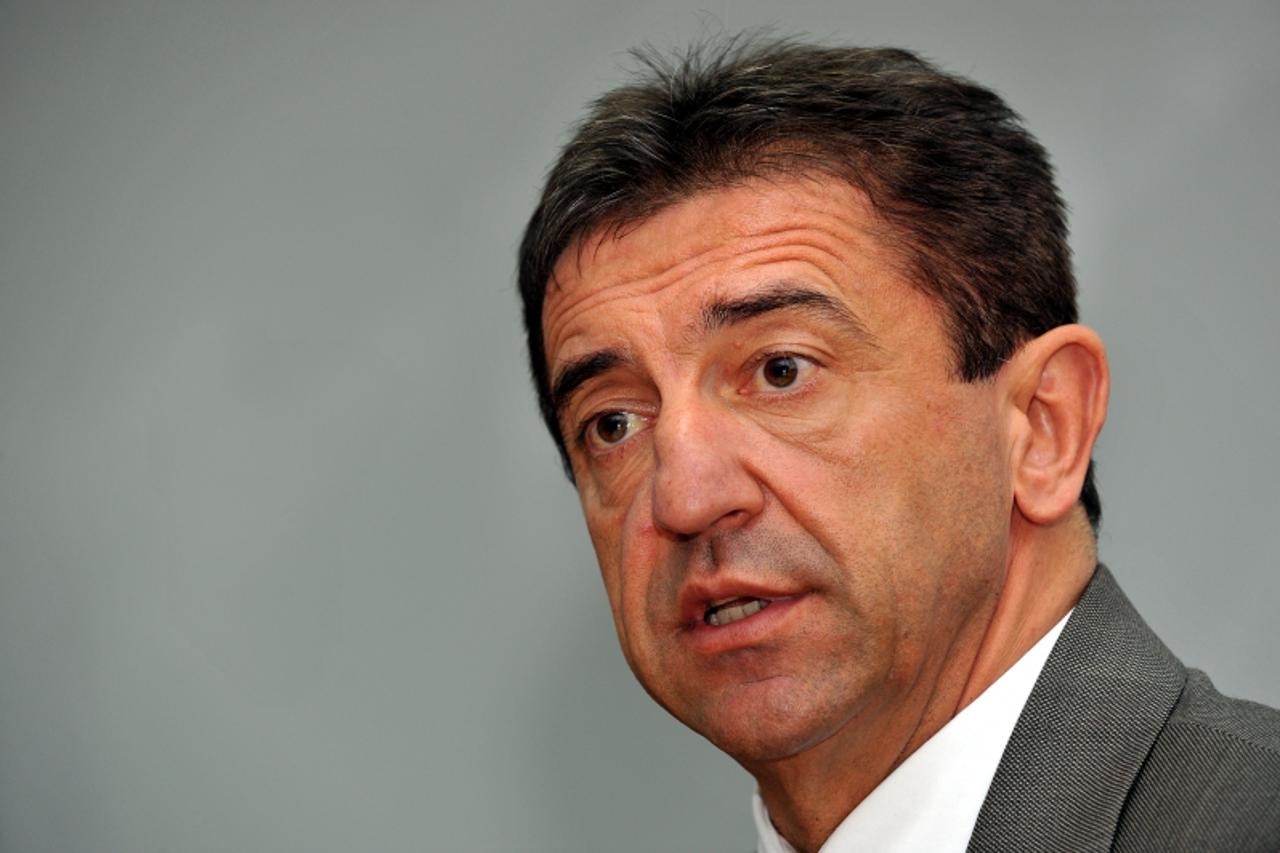 'unutrasnja...Zagreb...09.11.2009. Ksaver 200a, Ministarstvo zdravstva i socijalne skrbi, pres konferencija o stanju, simptomima i oboljelima od  svinjske gripe H1N1 koja uzrokuje guzve u bolnicama i 