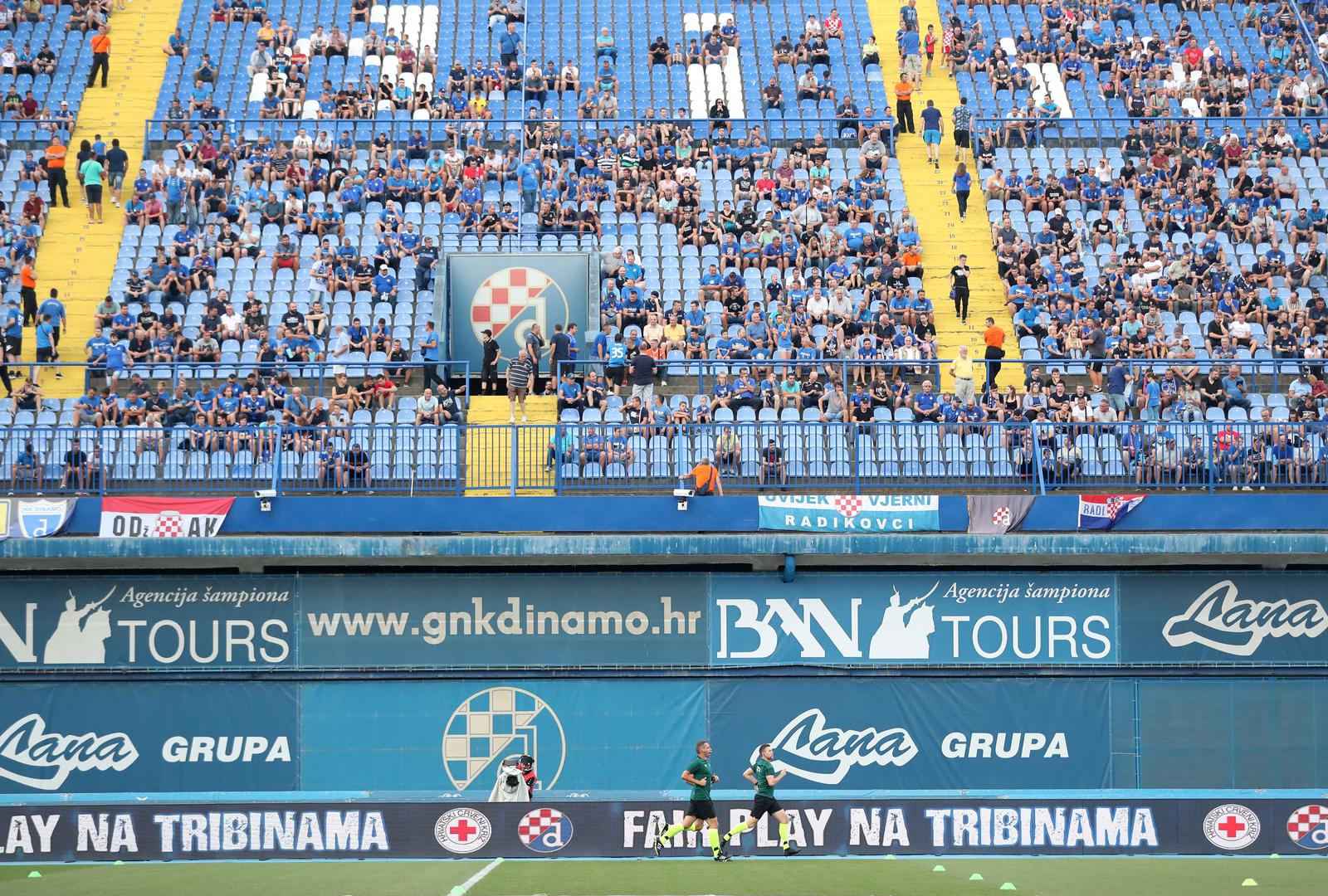 Od toga je 1.500 mađarskih navijača, ultrasa