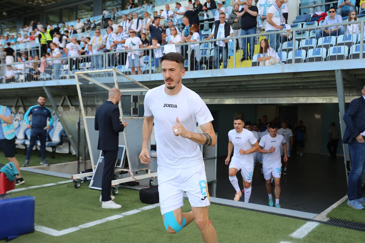 Rijeka: Zagrijavanje igra?a uo?i utakmice Rijeka - Belupo