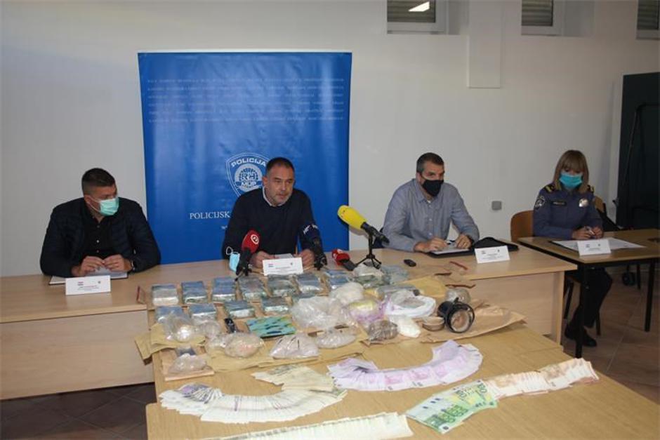 Policija prekinula krijumčarski kanal heroina iz BiH za područje Istre i Dalmacije
