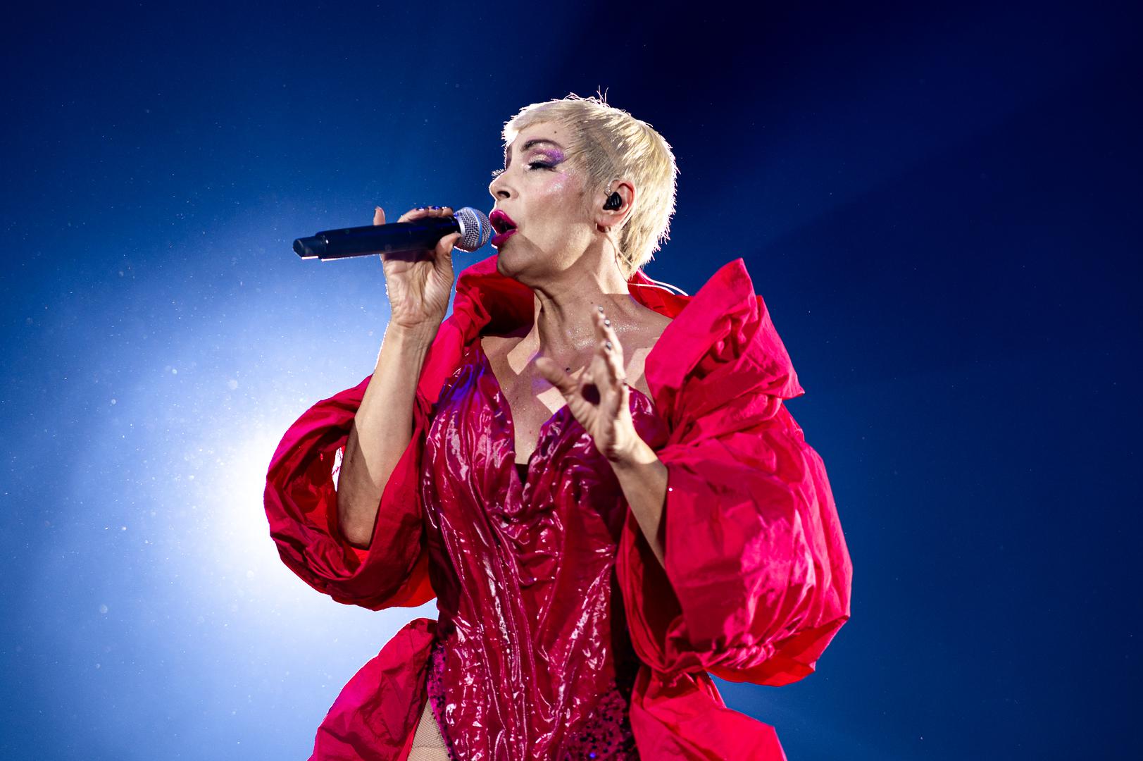 Ovu dramatičnu transformaciju osmislio je poznati stilist Marko Grubnić, koji nije krio svoje oduševljenje suradnjom. 