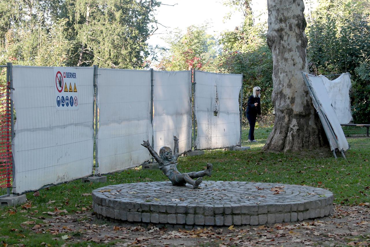 09.10.2014., Zagreb - U parku Gric poceli su pripremni radovi na arheoloskom istrazivanju i uredjenju  juznog bedema Gornjeg grada. Zadnji veci arheoloski radovi na tom lokalitetu obavljeni su 2003. godine nakon cega je bedem zatrpan radi konzervacije. Ra