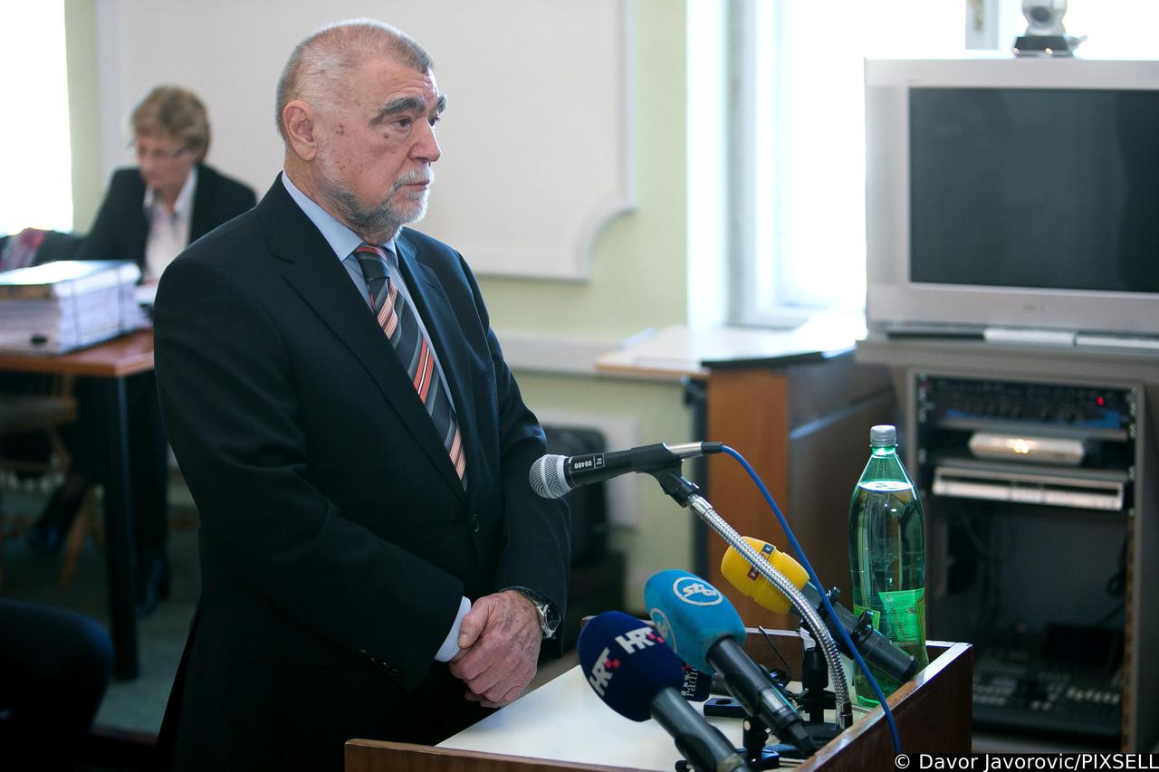 Osijek: Stjepan Mesi? svjedo?io na su?enju umirovljenom generalu Kruljcu i ostalima 