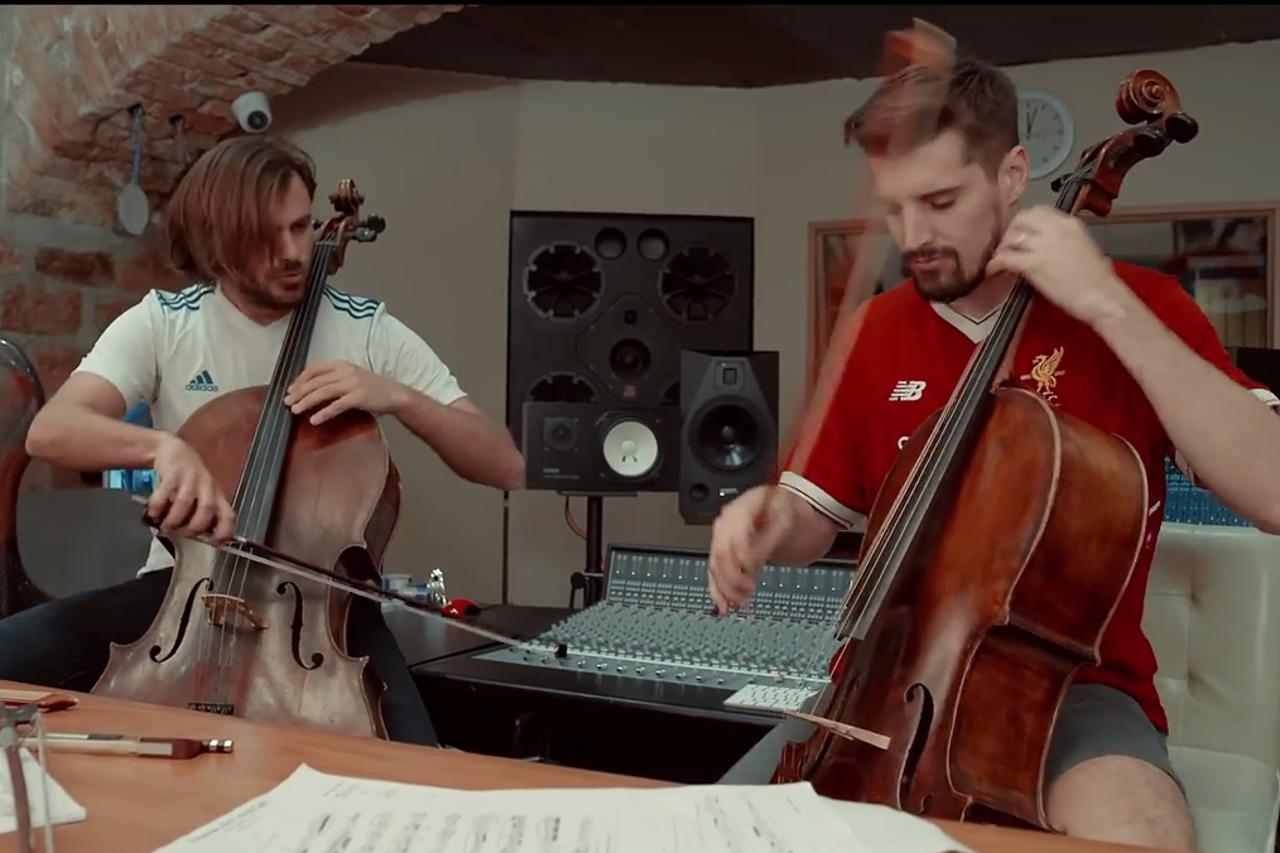 2 Cellos