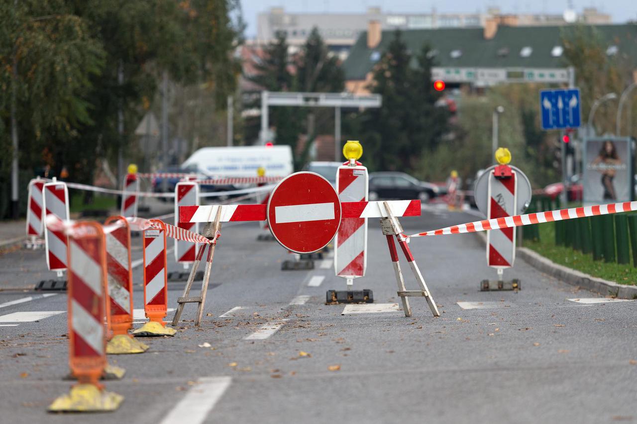 Zagreb: Zbog ulegnuća kolnika djelomično obustavljen promet Marohnićevom ulicom
