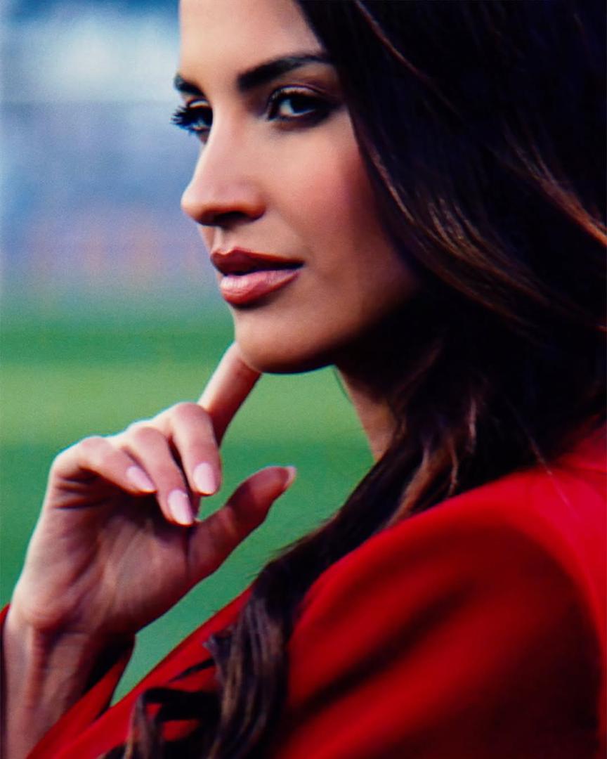 To iskustvo otvorilo joj je vrata medija, a karijeru je gradila u kući Sportitalia prije nego što se etablirala kao zaštitno lice DAZN-a. Svoj san o vođenju emisija, priznala je, gaji još od djetinjstva.