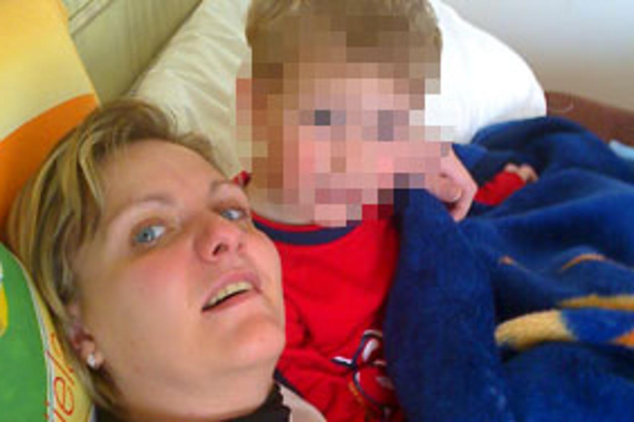 Slađana sa sinom, kad je dječačić još bio s njom premda se već razboljela