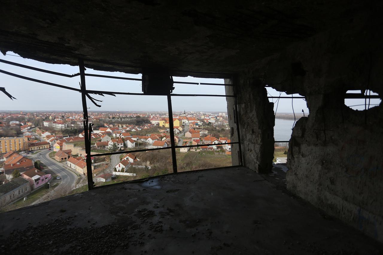 17.02.2014., Vukovar - Vodotoranj, visok 50 m i obujma 2200 prostornih metara vode, izgradjen je potkraj sezdesetih godina u tadasnjem gradskom perivoju i izletistu tzv. 