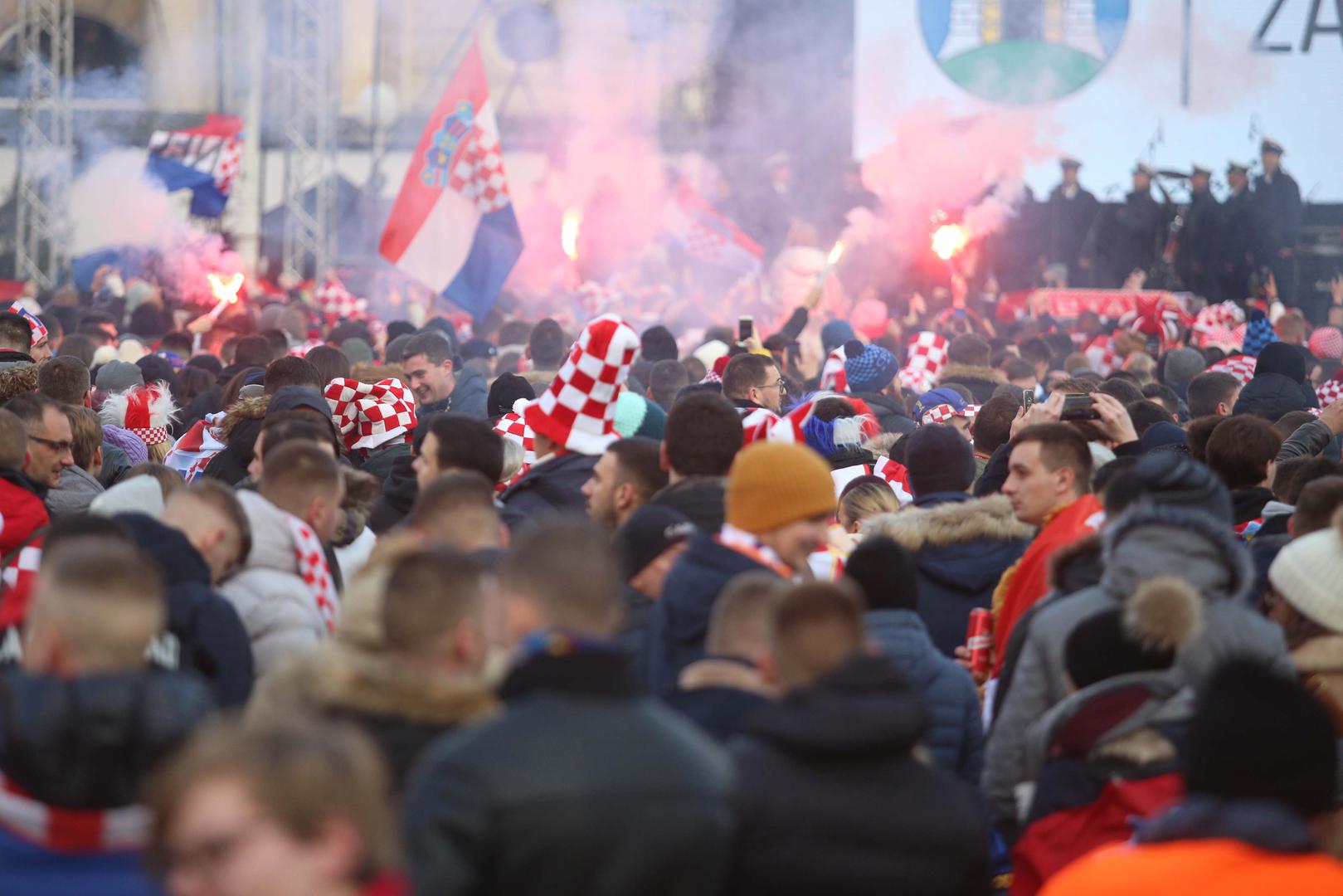 18.12.2022., Zagreb - Okupljanje vatrenih navijaca prije svecanog doceka hrvatskih reprezentativaca. Photo: Lovro Domitrovic/PIXSELL