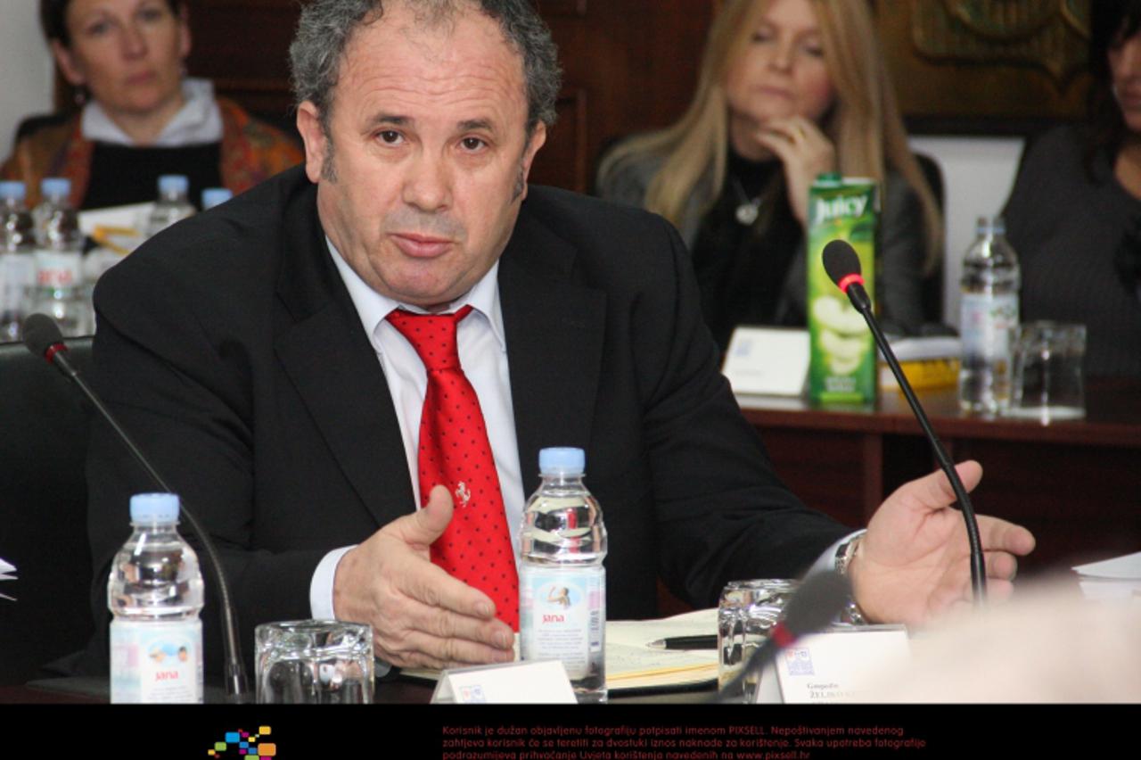 \'27.12.2011.,Split,  Gracko vijece donosenje proracuna za 2012 godinu. Gradonacelnik Zeljko Kerum Photo: Ivana Ivanovic/PIXSELL\'