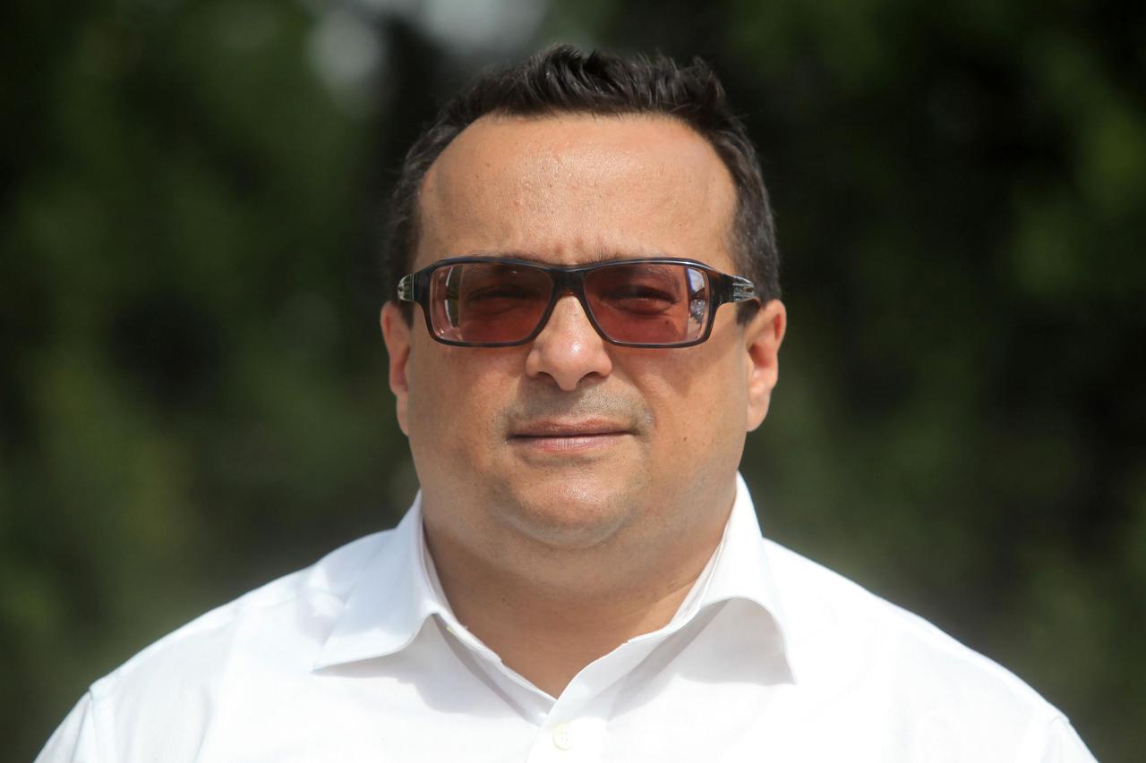 Alein Khan
