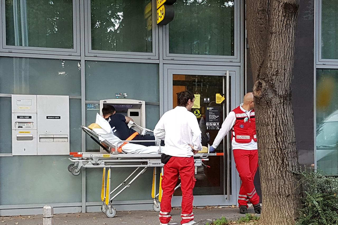 hitna pomoć bankomat