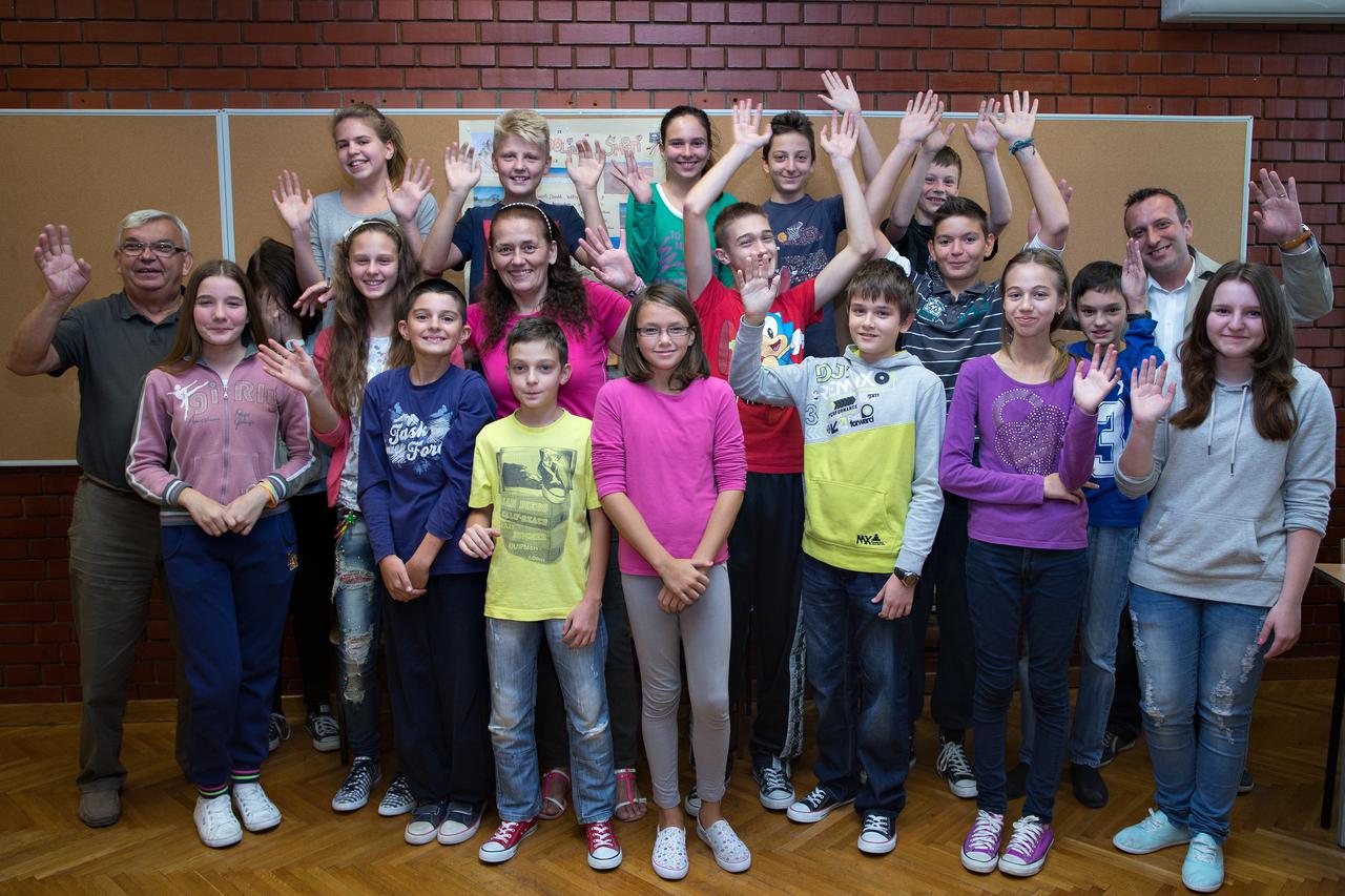 25.09.2014., Zagreb -  Ucenici OS Ante Kovacica skupili su 60.000 kuna za izgradnju jedne skolske kuhinje Marijinih obroka  u Osnovnoj skoli Mkavu u Malaviju. Ucenici 7. E razreda takodjer su sudjelovali u akciji prikupljanja novca.  Photo: Davor Puklavec