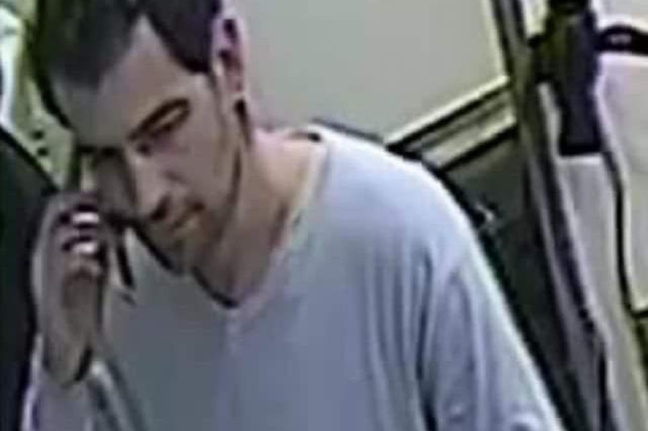 Prevarant (na fotografiji) snimljen u frizerskom salonu u Petrinjskoj ulici