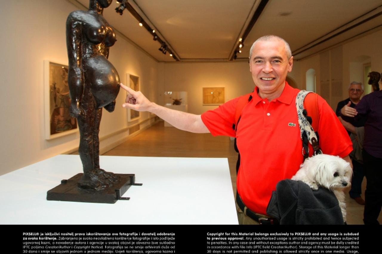 '19.04.2013., Zagreb - Pijanist Ivo Pogorelic razgledao je izlozbu Picassa u Klovicevim dvorima u pratnji Miljenke Stanic i novinara Vecernjeg lista Branimira Pofuka.  Photo: Petar Glebov/PIXSELL'