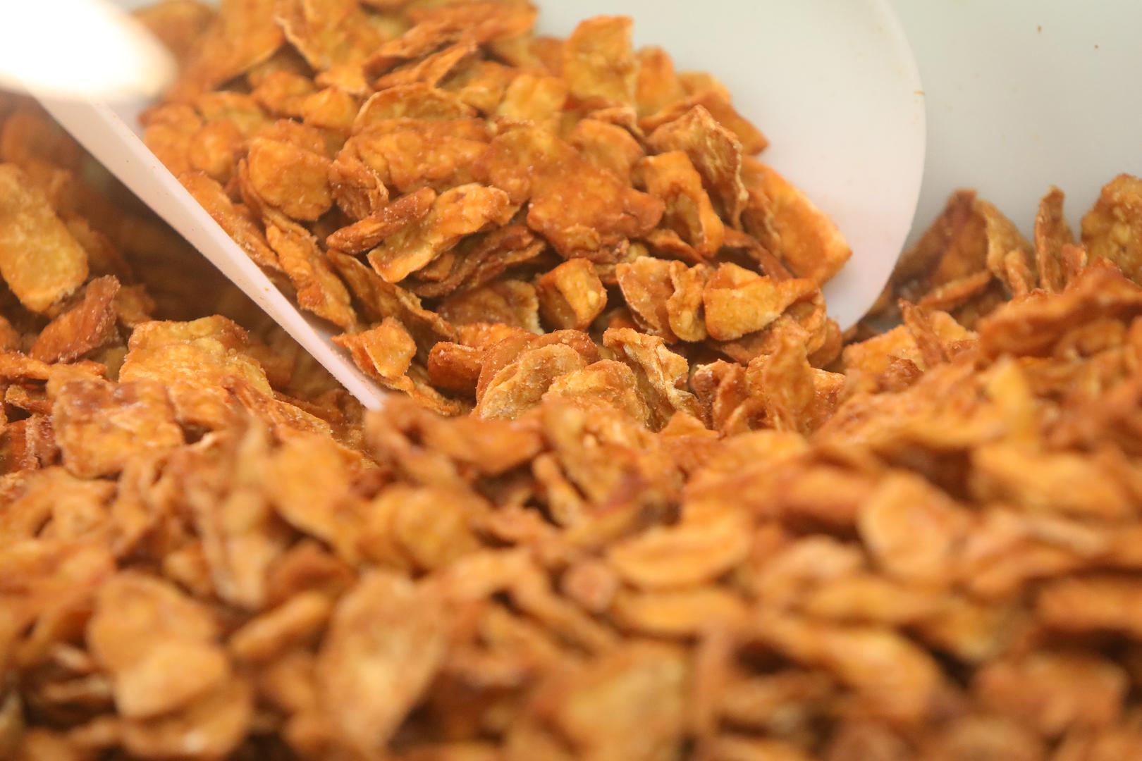 Kriza je u posljednjih mjesec dana eskalirala masovnom eutanazijom tisuća svinja na farmama u Slavoniji. Hrvatska je samodostatna u proizvodnji svinjetine sa samo 40 posto i ovisi o uvozu, što potvrđuju i podaci Ministarstva poljoprivrede.