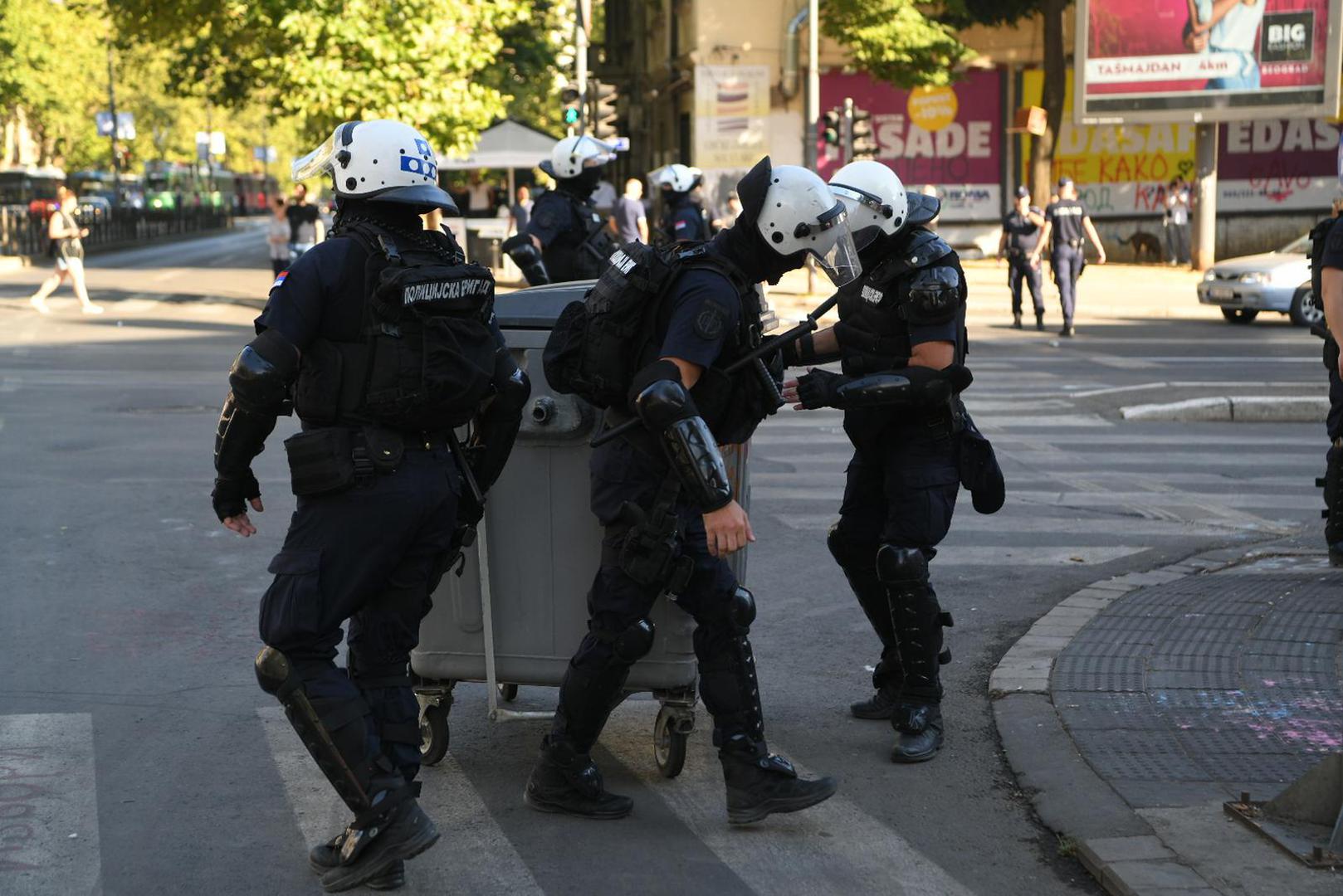 04, July, 2025, Belgrade - The police broke up the blockade at the Faculty of Law a few minutes after 7 am. Photo: R.Z./ATAImages

04, jul, 2025, Beograd - Policija je nekoliko minuta posle 7 ujutro razbila blokadu kod Pravnog fakulteta. Photo: R.Z./ATAImages Photo: R.Z./ATAImages/PIXSELL