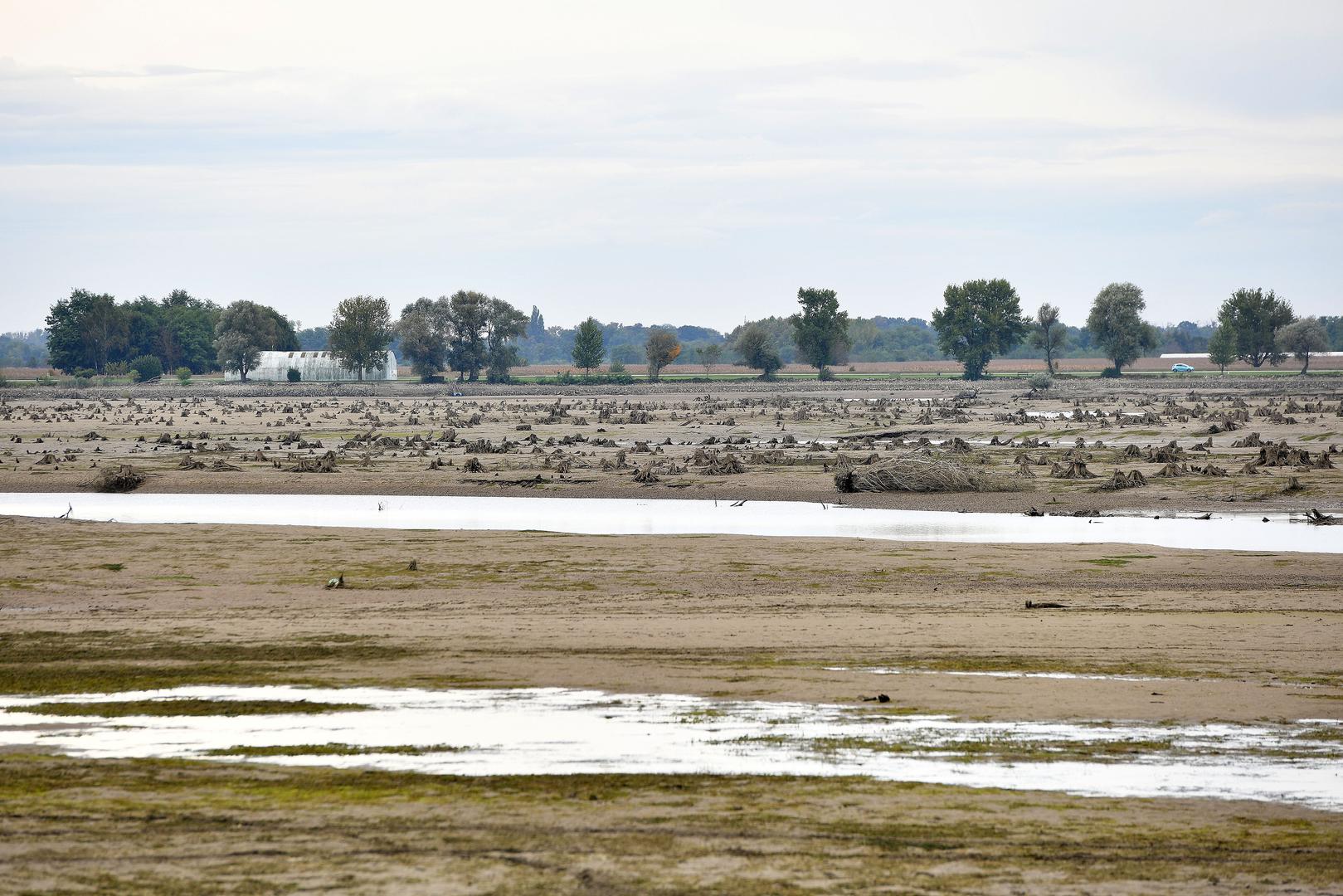 Time se osigurava da će svi radovi na nasipu biti obavljeni u optimalnim uvjetima za sigurnost i ekološku ravnotežu ovog važnog hidroenergetskog sustava.