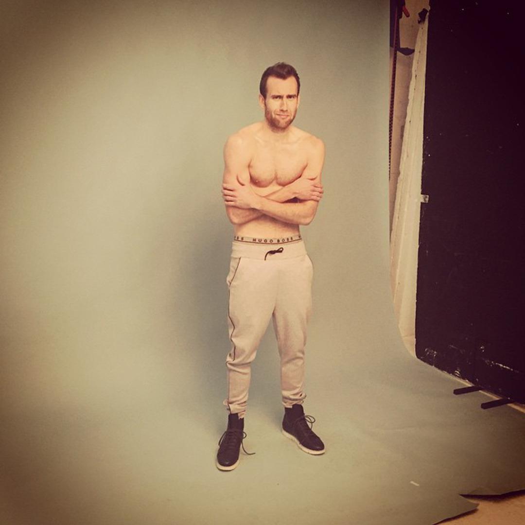 Matthew je zadnjih dana glavna tema zbog jedne scene u novoj seriji "Girlfriends" u kojoj se pojavio samo u boksericama, a ženska publika ostala je zapanjena njegovim savršeno istesanim mišićima i tek rijetki su prepoznali da je Matthew bucmasti glumac kojeg je proslavio film o Harryju Potteru. 